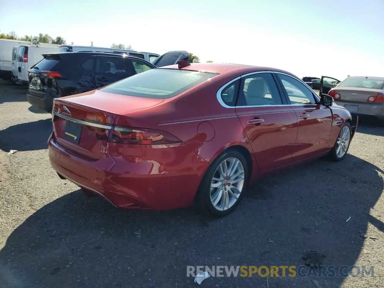 4 Photograph of a damaged car SAJBG4FX7MCY89062 JAGUAR XF 2021