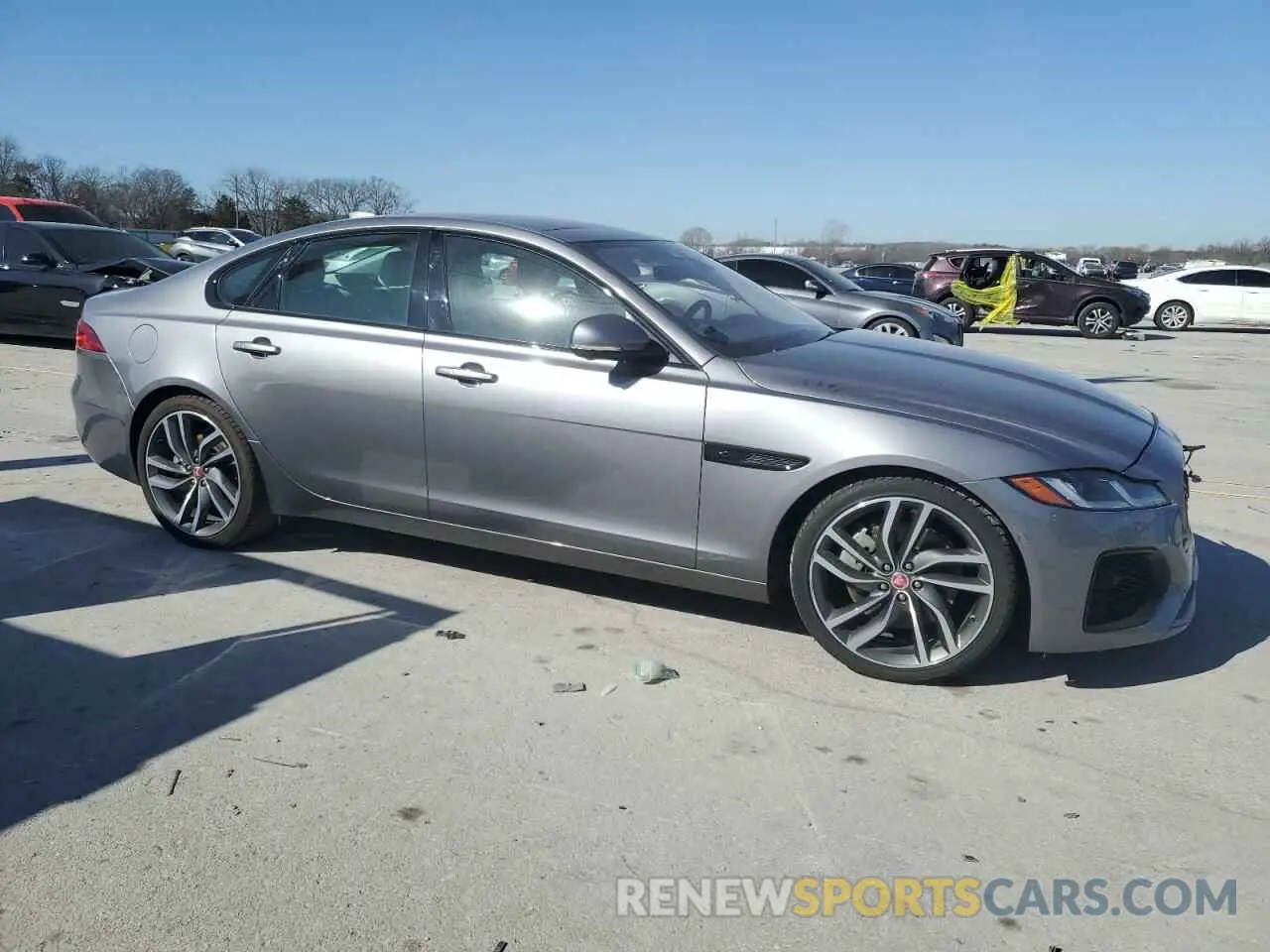 4 Photograph of a damaged car SAJBG4FX9MCY87832 JAGUAR XF 2021