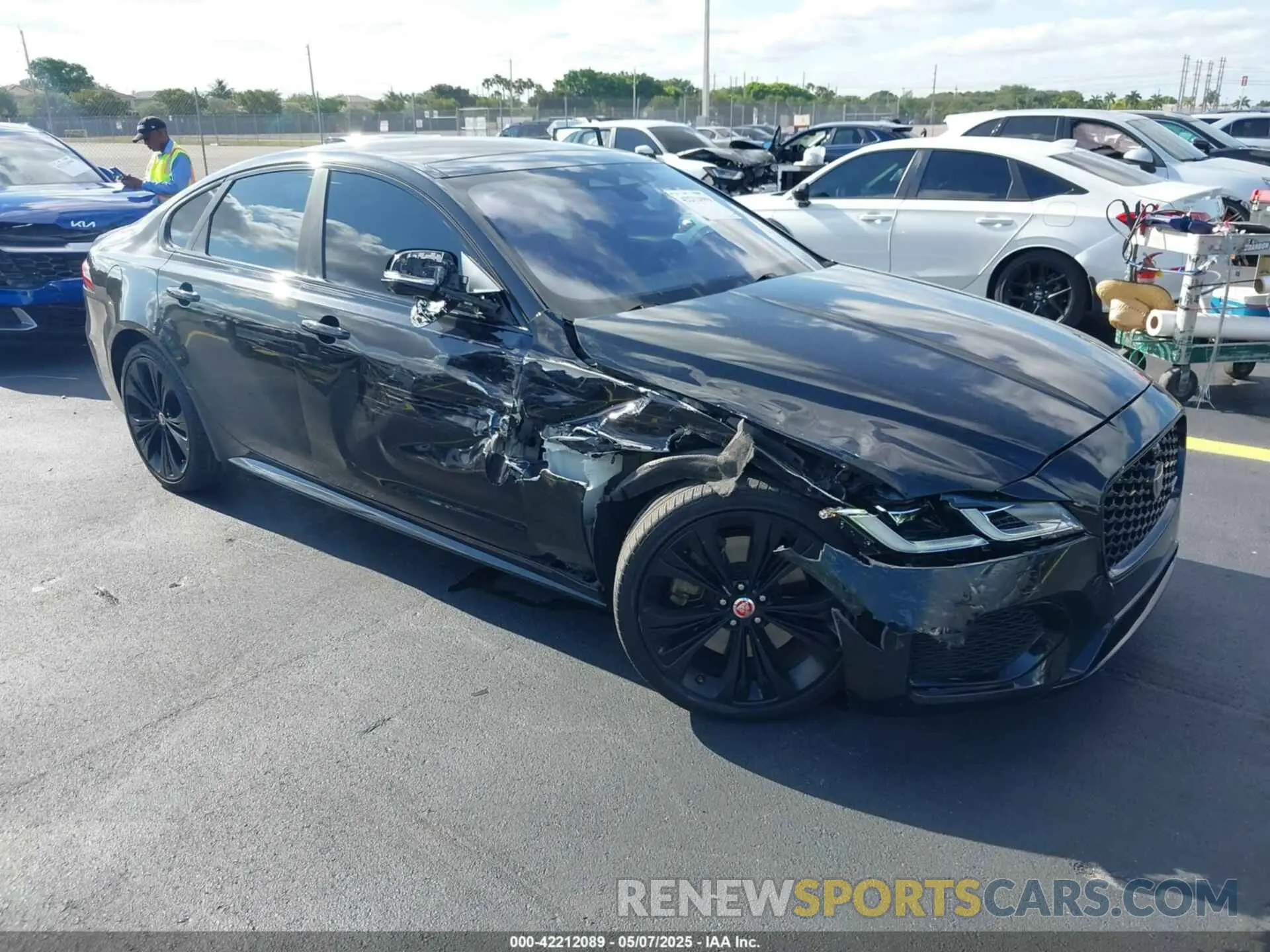 1 Photograph of a damaged car SAJBL4GX3MCY88730 JAGUAR XF 2021