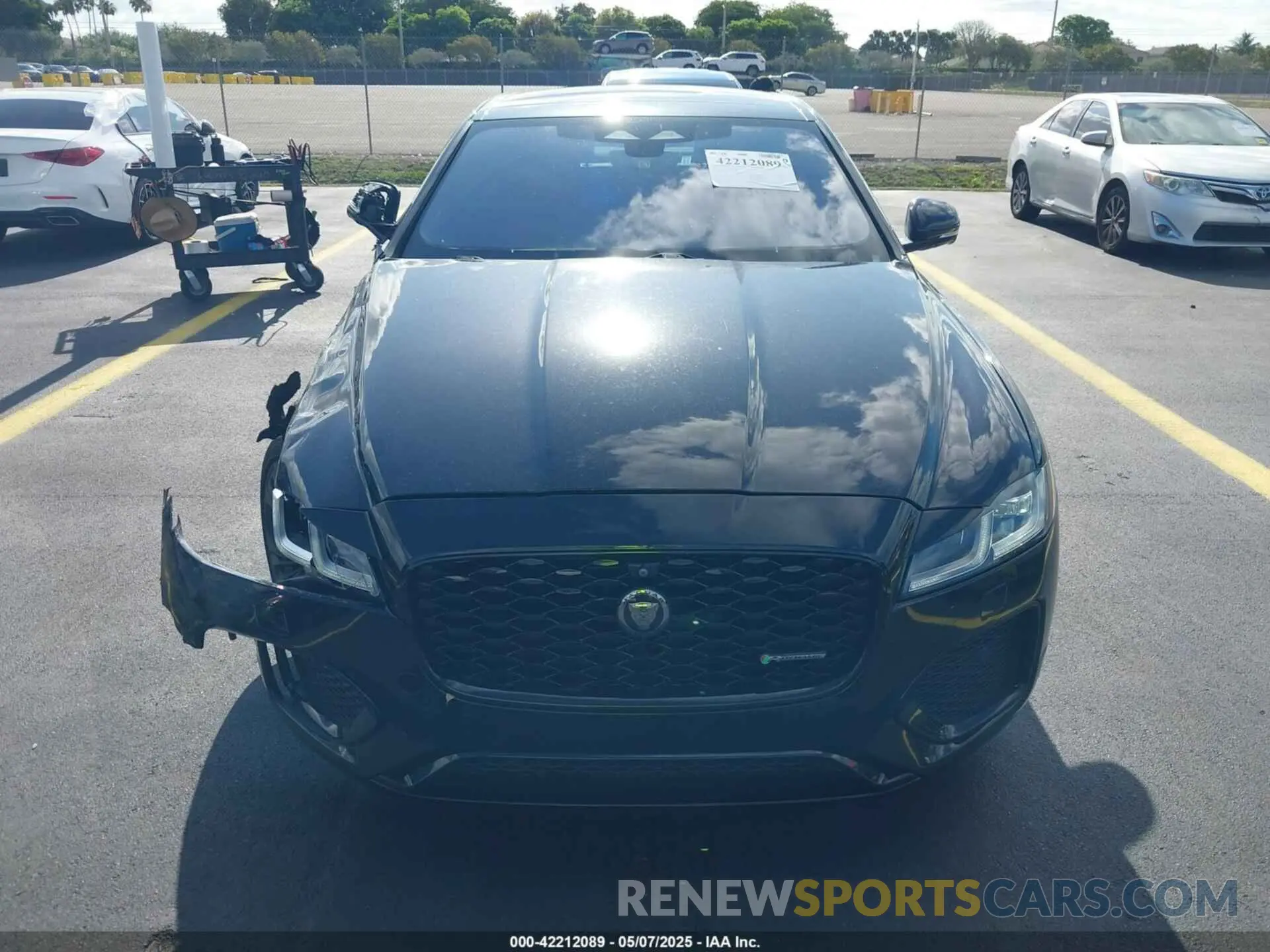 12 Photograph of a damaged car SAJBL4GX3MCY88730 JAGUAR XF 2021