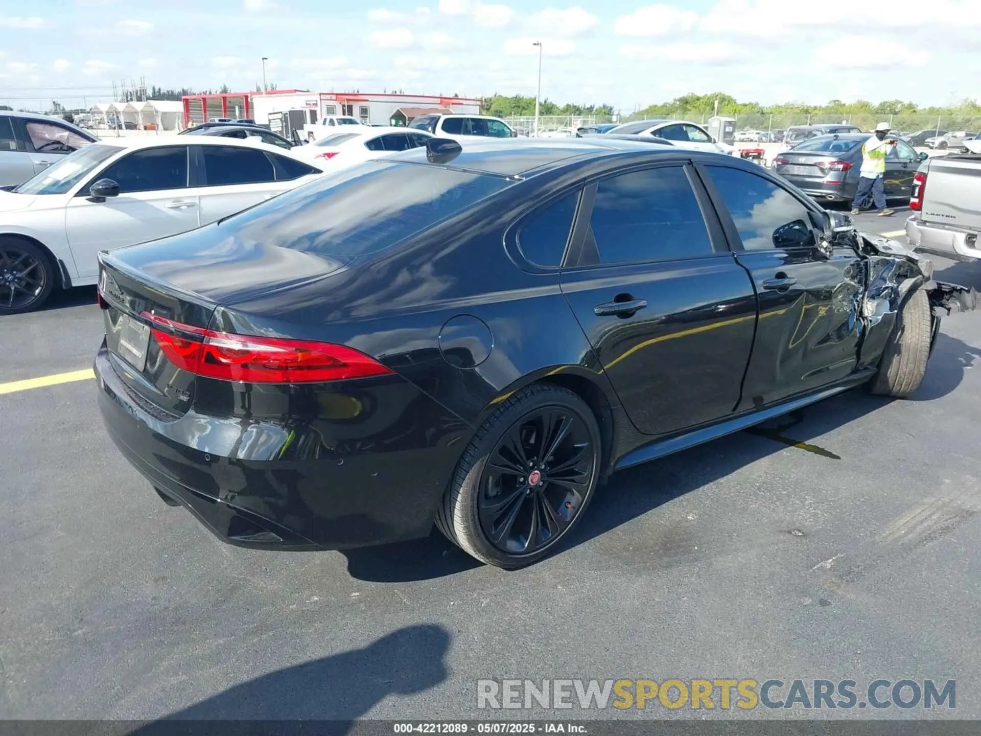 4 Photograph of a damaged car SAJBL4GX3MCY88730 JAGUAR XF 2021