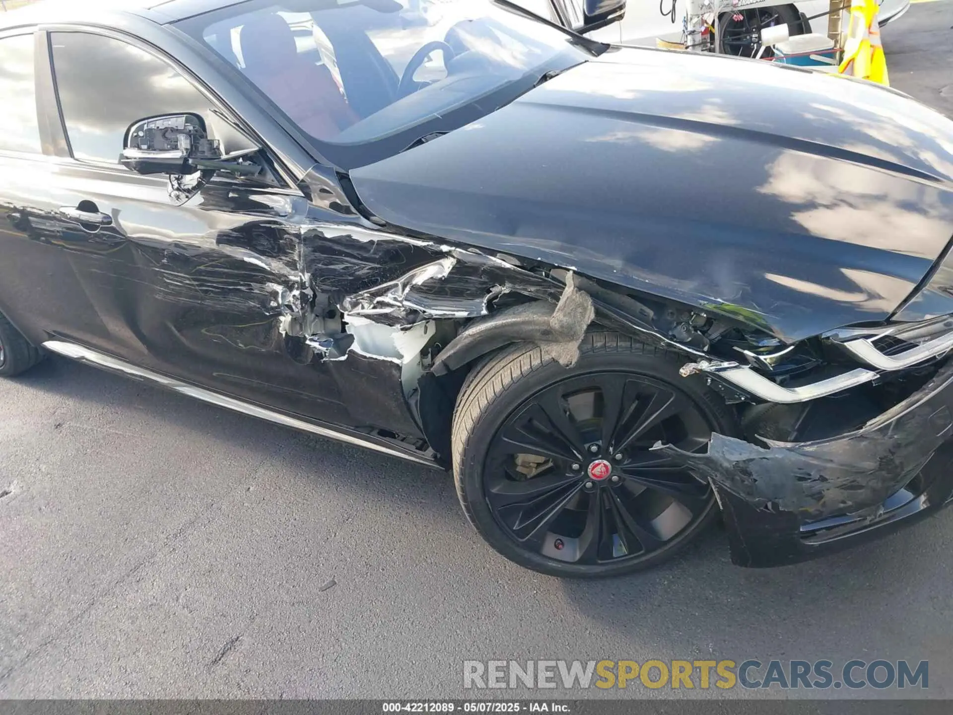 6 Photograph of a damaged car SAJBL4GX3MCY88730 JAGUAR XF 2021