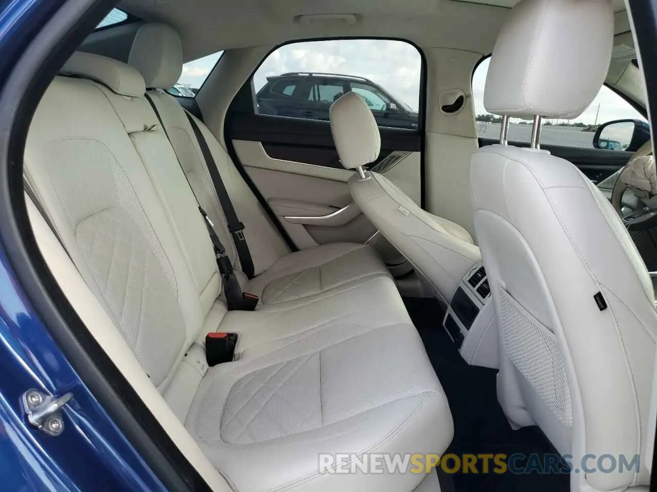 11 Photograph of a damaged car SAJBG4FX3NCY91294 JAGUAR XF 2022