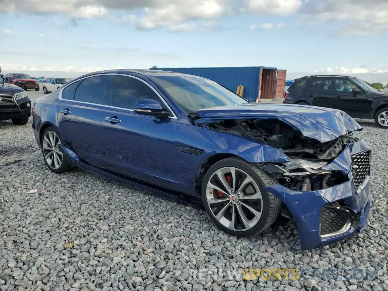 4 Photograph of a damaged car SAJBG4FX3NCY91294 JAGUAR XF 2022
