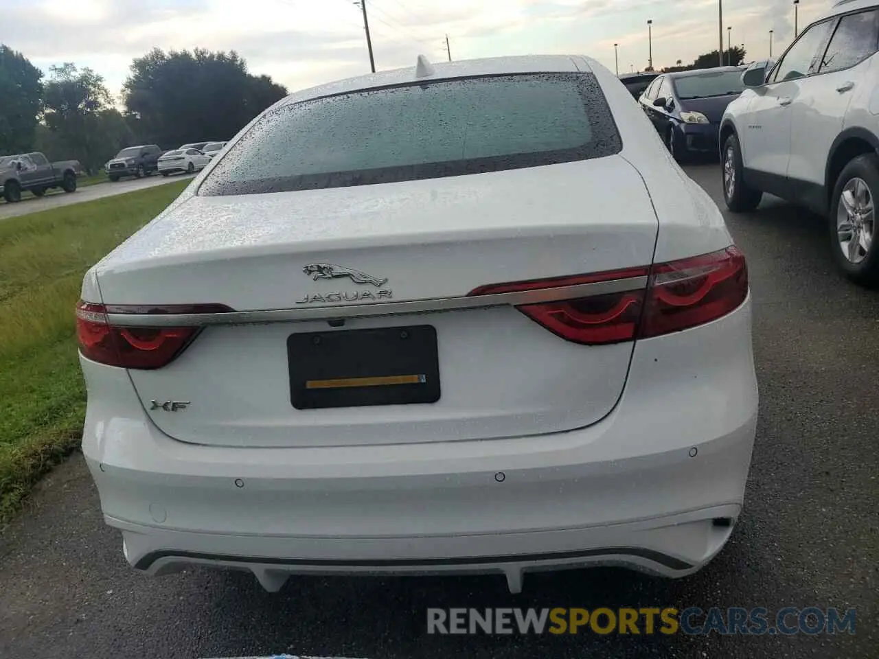 6 Photograph of a damaged car SAJBG4FX4NCY90817 JAGUAR XF 2022