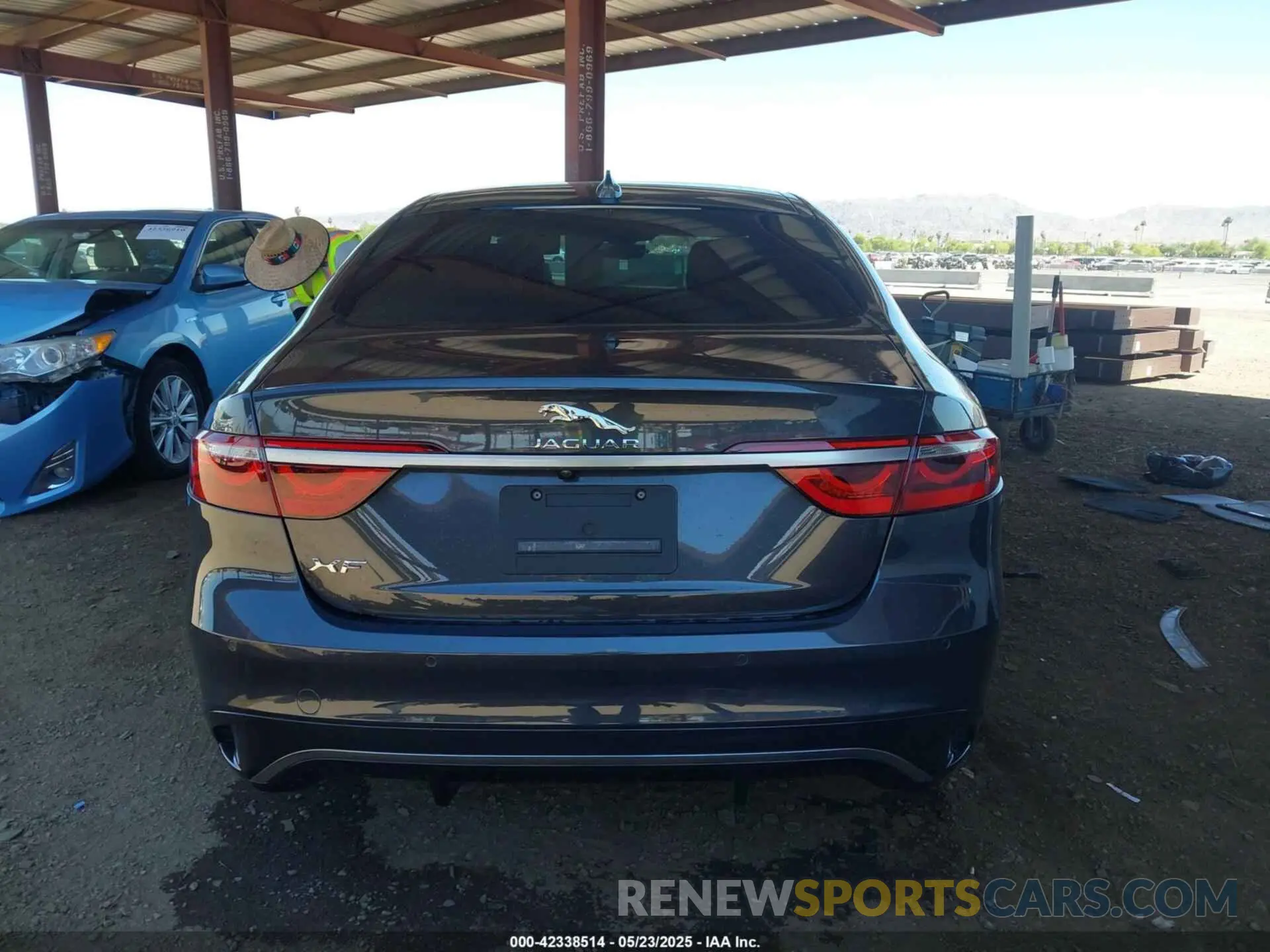 17 Photograph of a damaged car SAJBG4FX4NCY92115 JAGUAR XF 2022