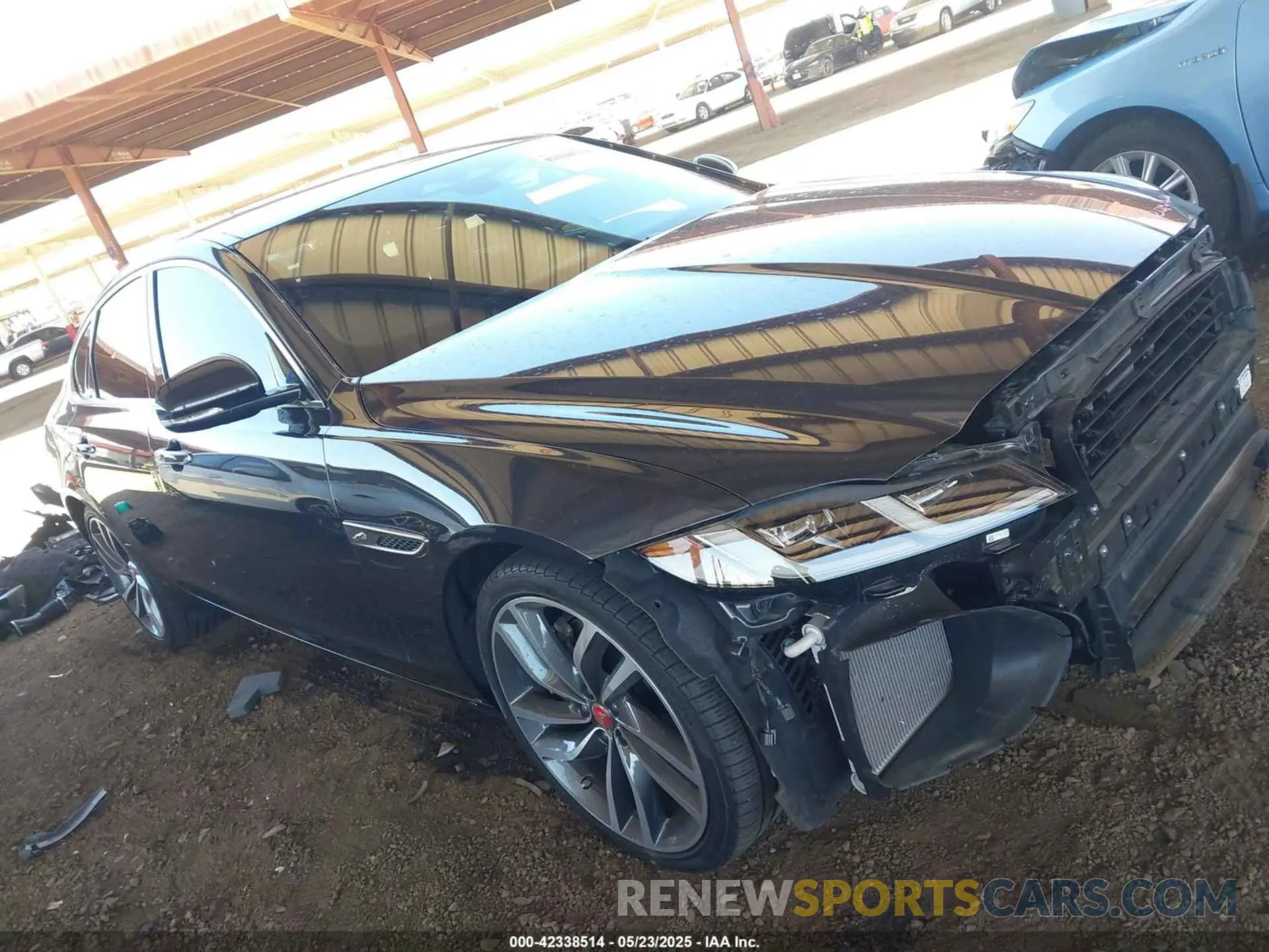 19 Photograph of a damaged car SAJBG4FX4NCY92115 JAGUAR XF 2022