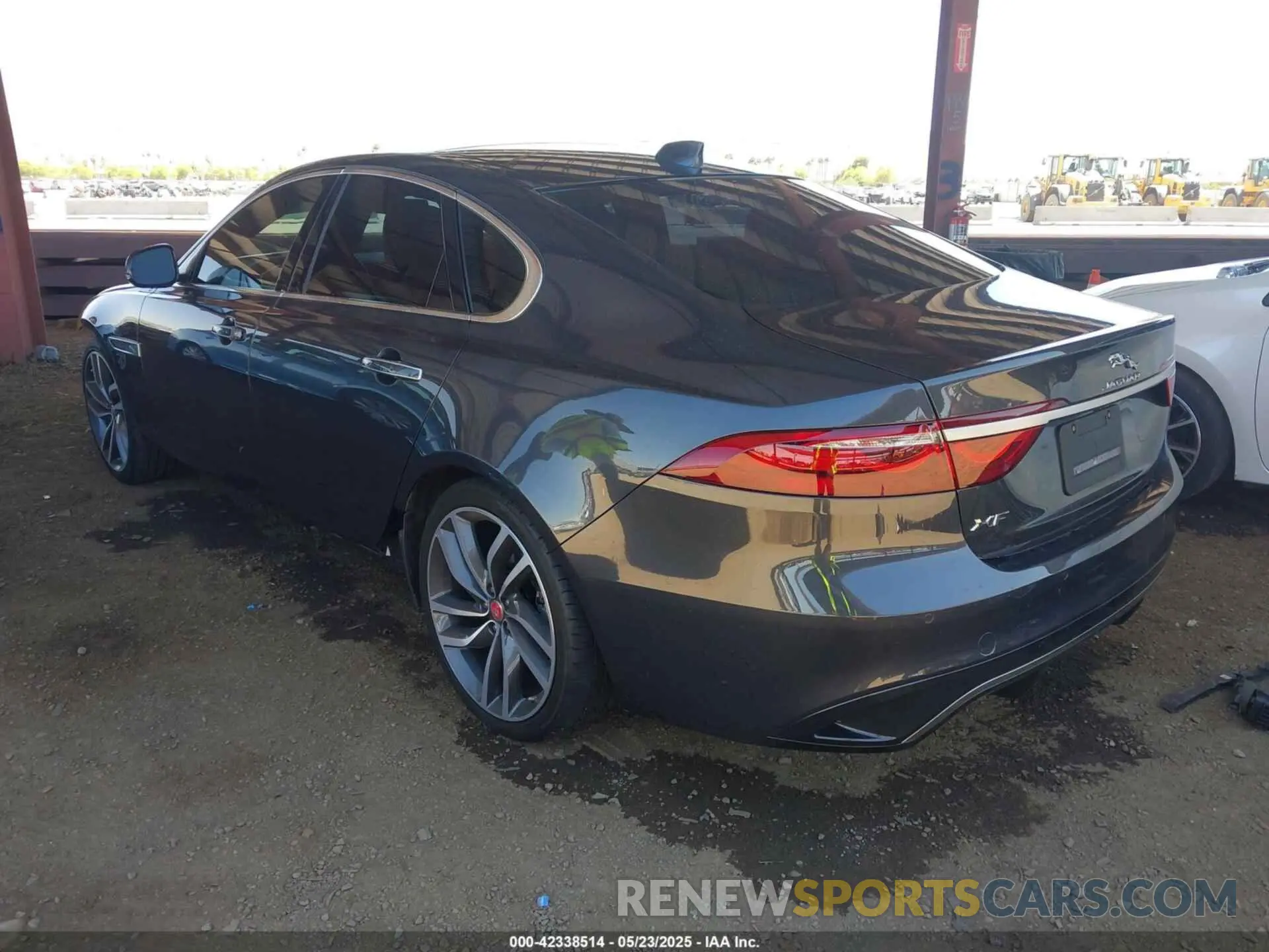 3 Photograph of a damaged car SAJBG4FX4NCY92115 JAGUAR XF 2022