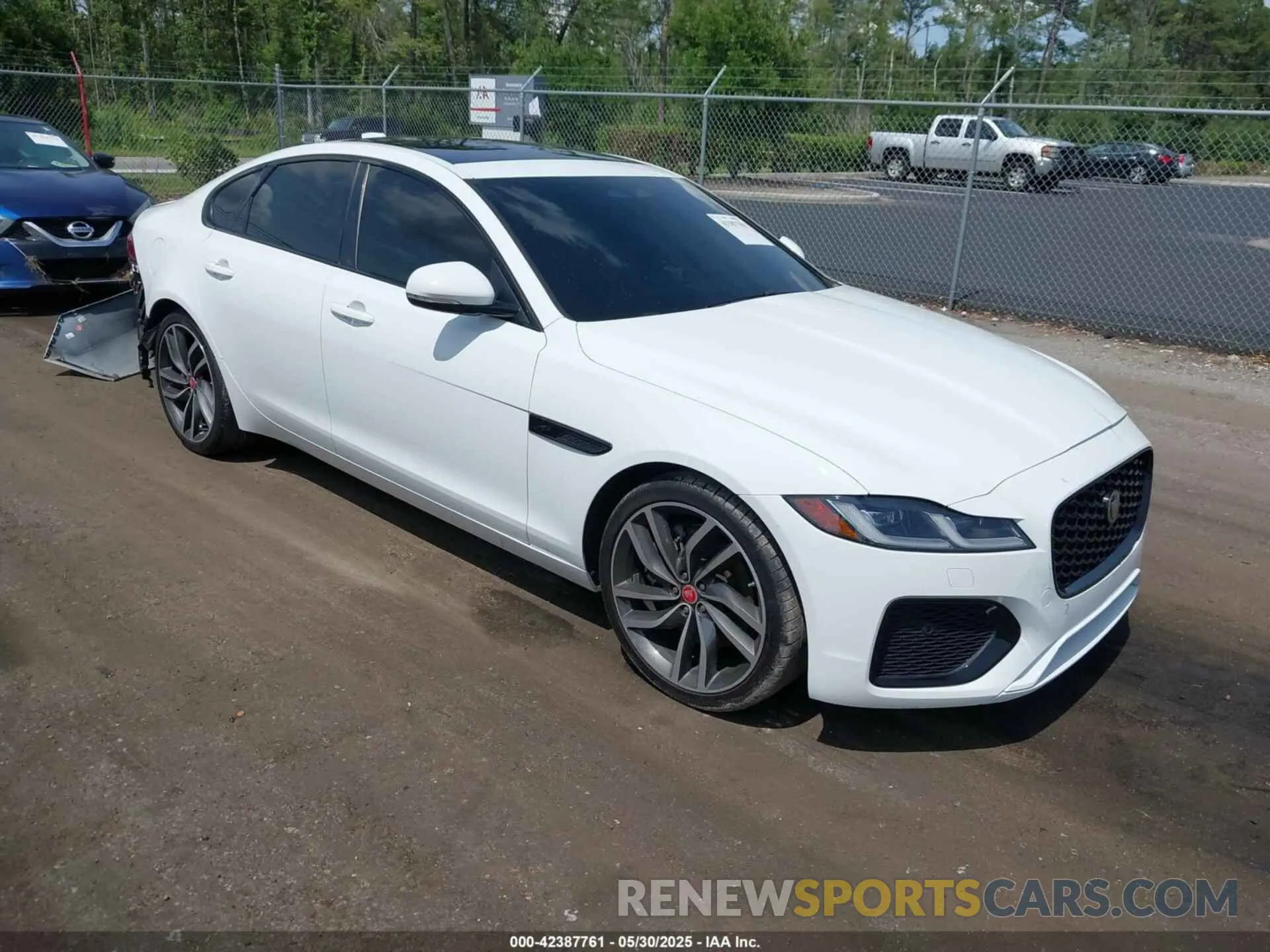 1 Photograph of a damaged car SAJBG4FX6NCY91189 JAGUAR XF 2022