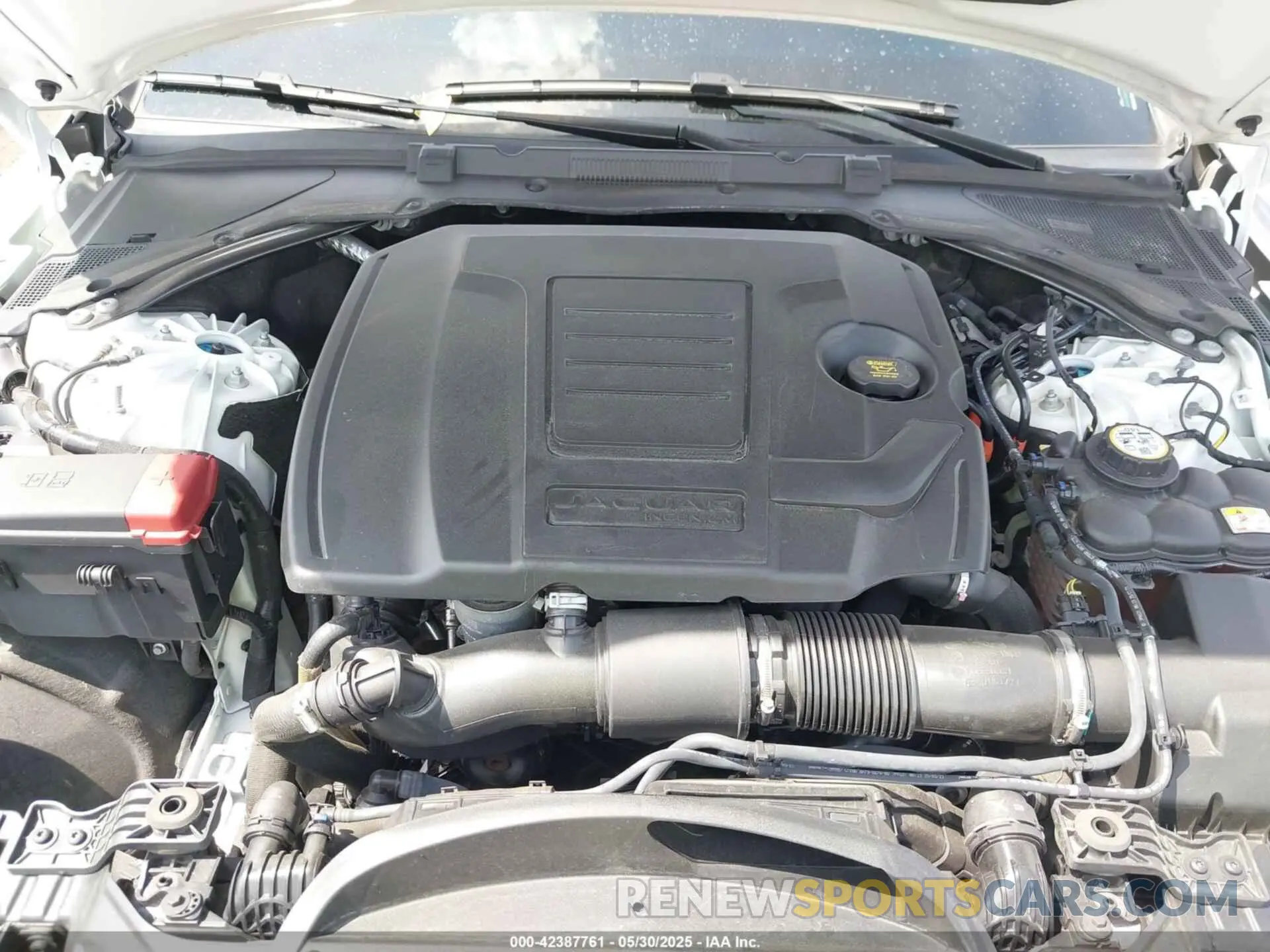 10 Photograph of a damaged car SAJBG4FX6NCY91189 JAGUAR XF 2022