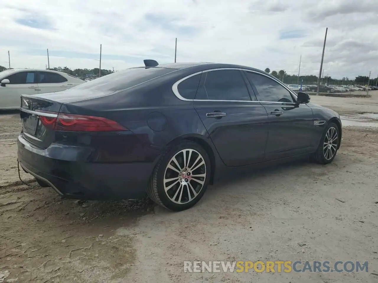 3 Photograph of a damaged car SAJBG4FX8NCY91081 JAGUAR XF 2022