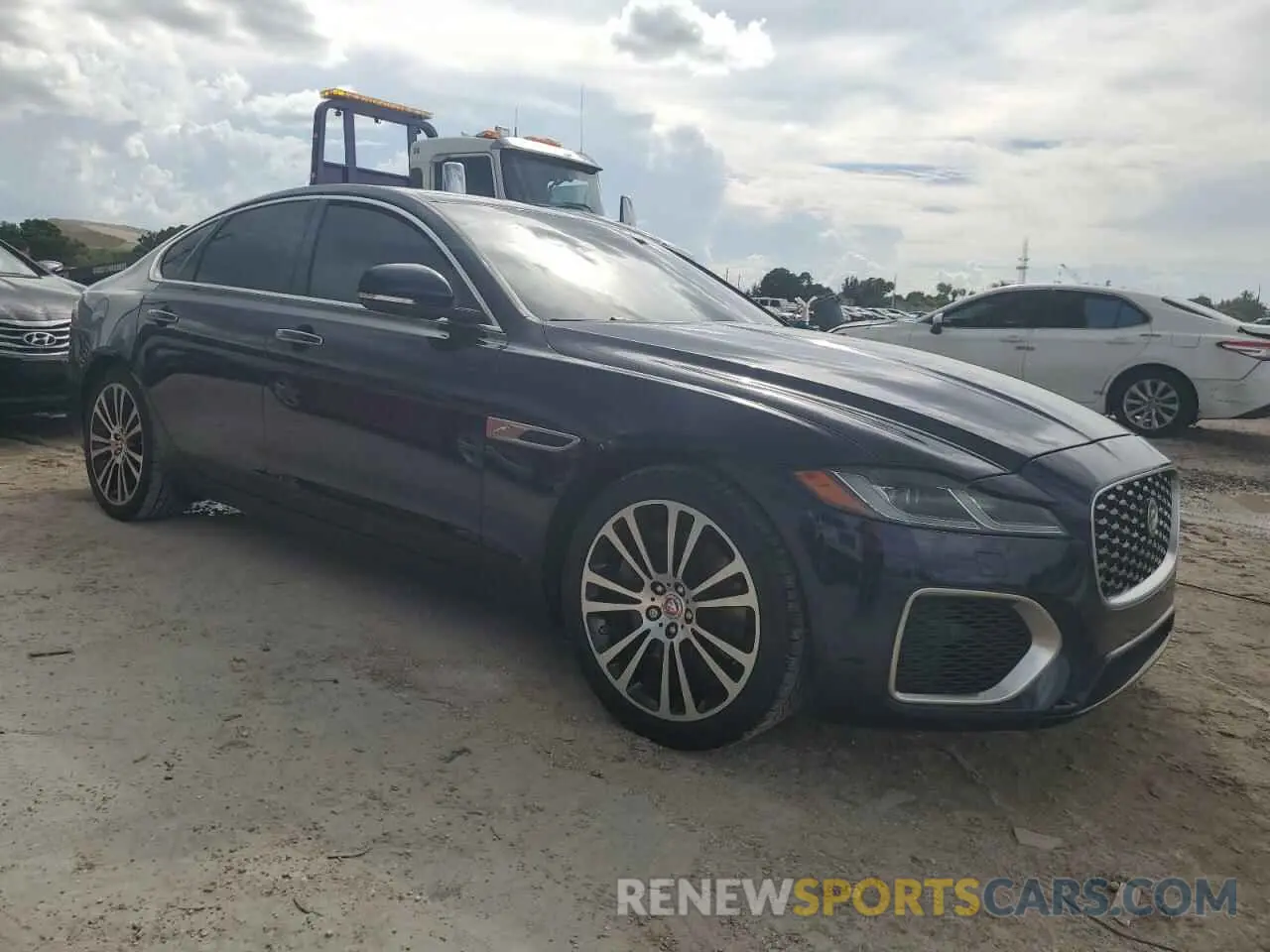 4 Photograph of a damaged car SAJBG4FX8NCY91081 JAGUAR XF 2022