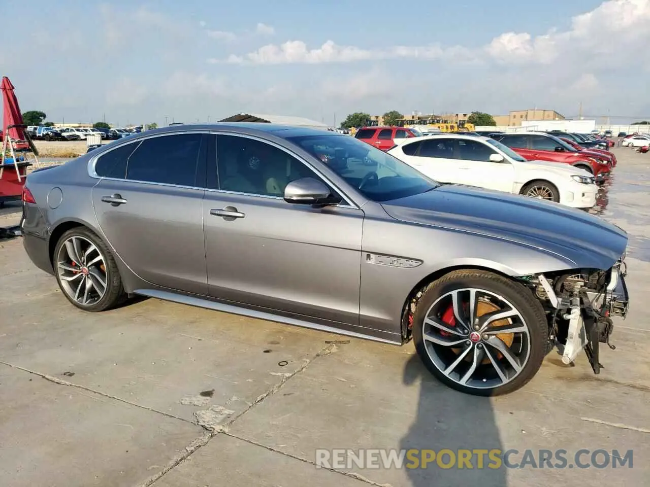 4 Photograph of a damaged car SAJBL4GX0NCY92316 JAGUAR XF 2022