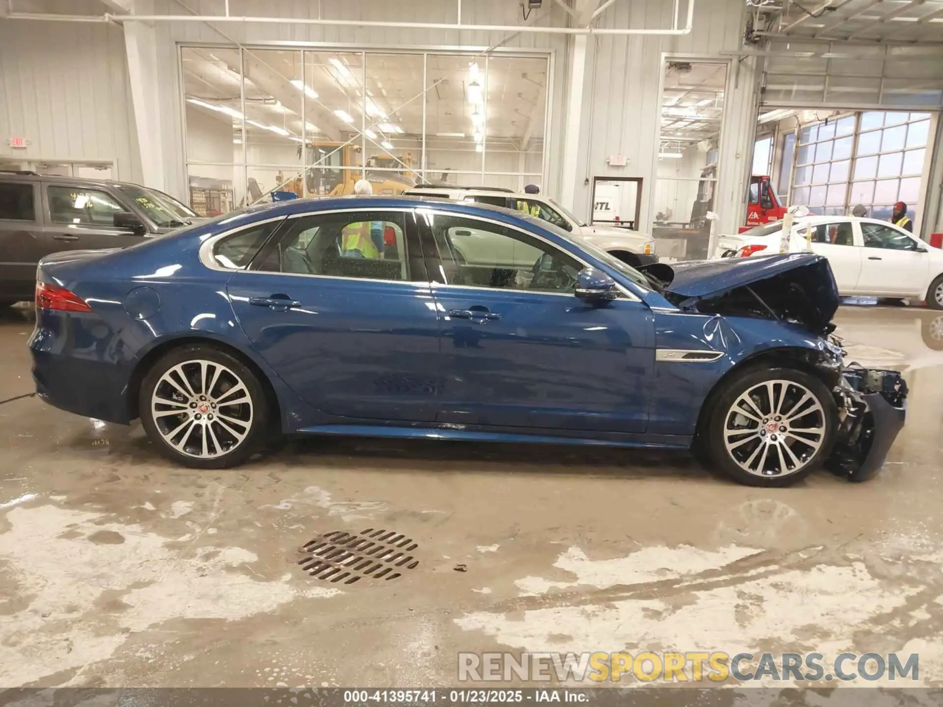 13 Photograph of a damaged car SAJBL4GX6NCY92353 JAGUAR XF 2022