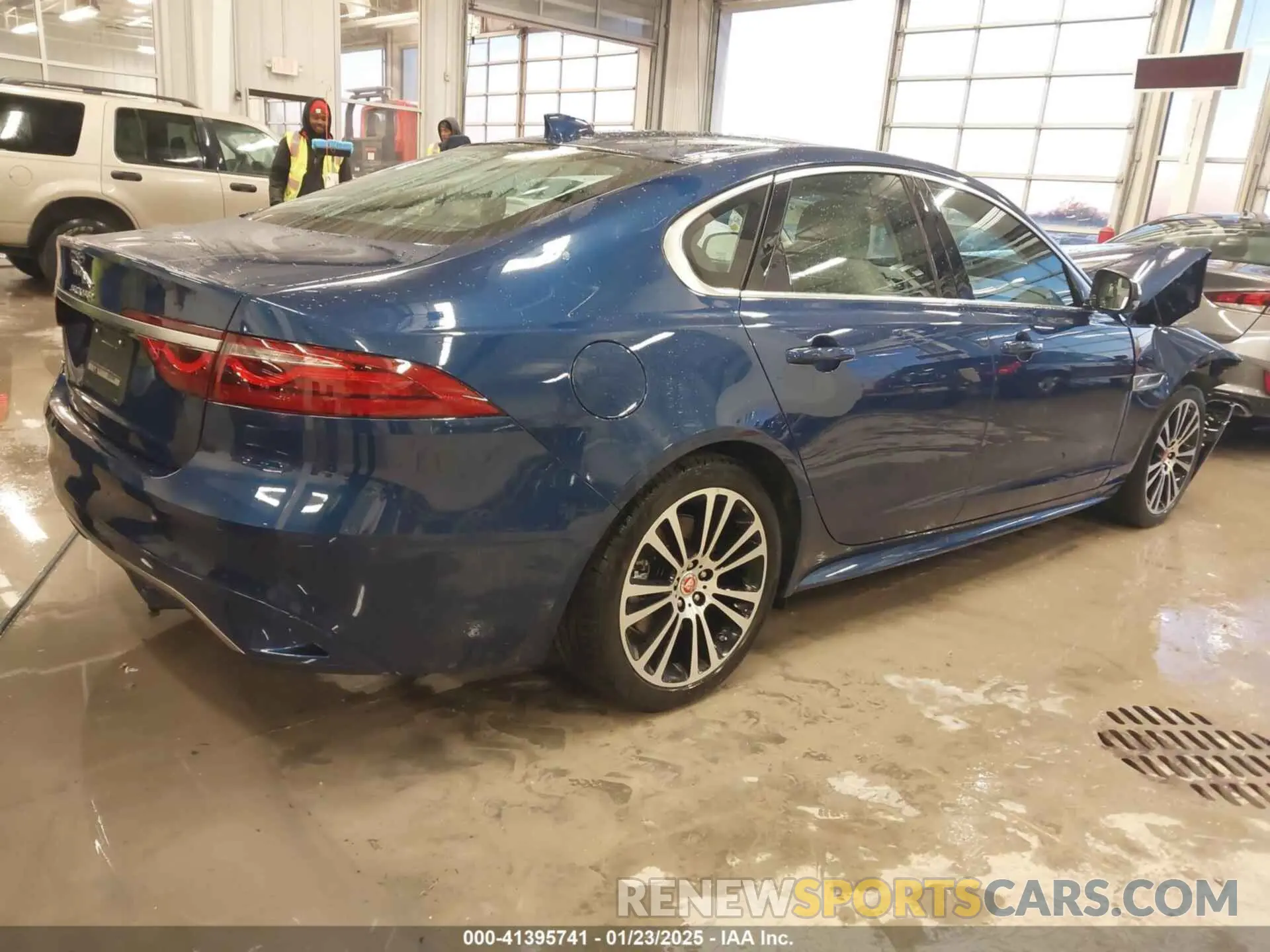 4 Photograph of a damaged car SAJBL4GX6NCY92353 JAGUAR XF 2022