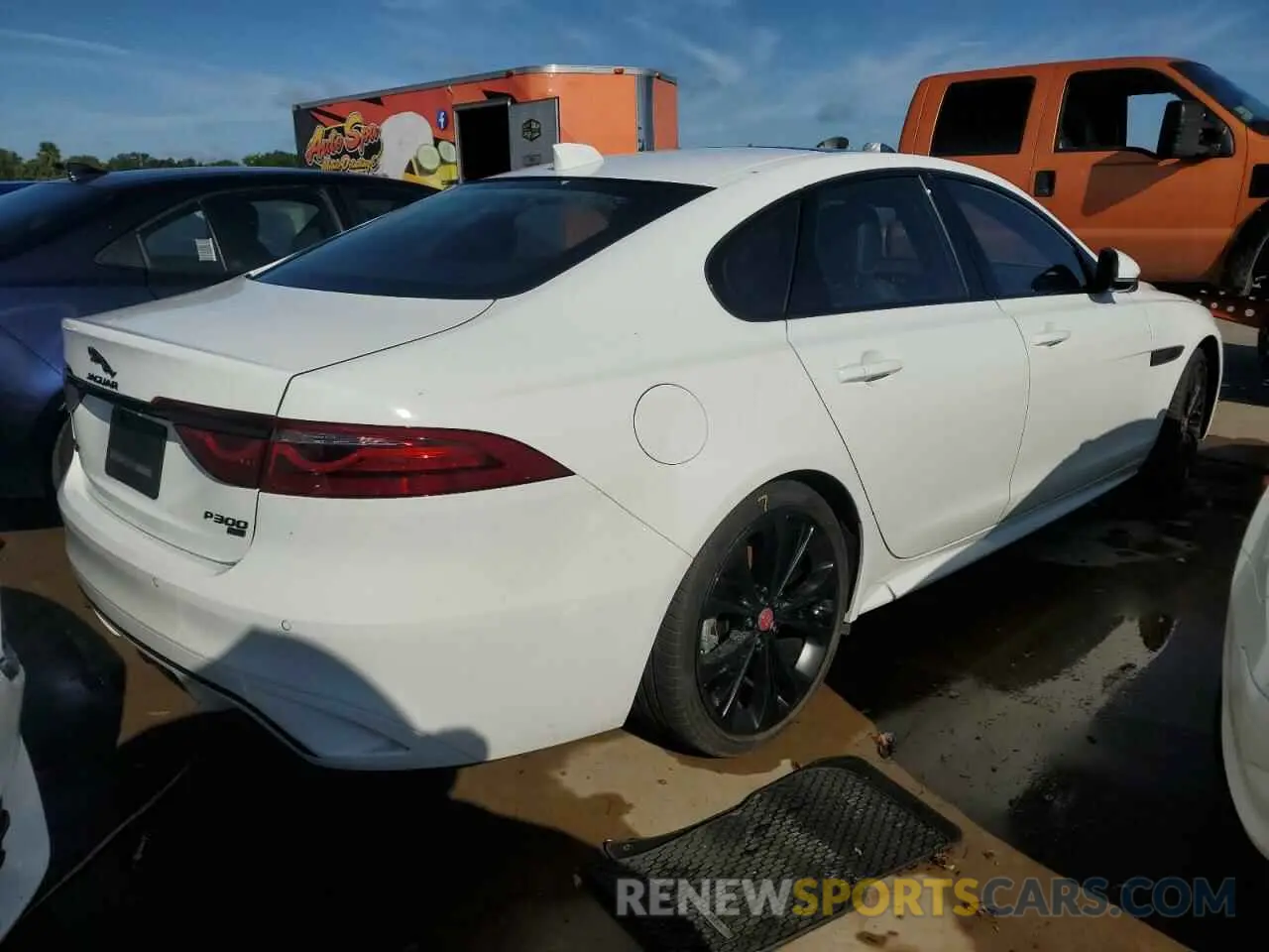 3 Photograph of a damaged car SAJBL4GXXNCY91125 JAGUAR XF 2022