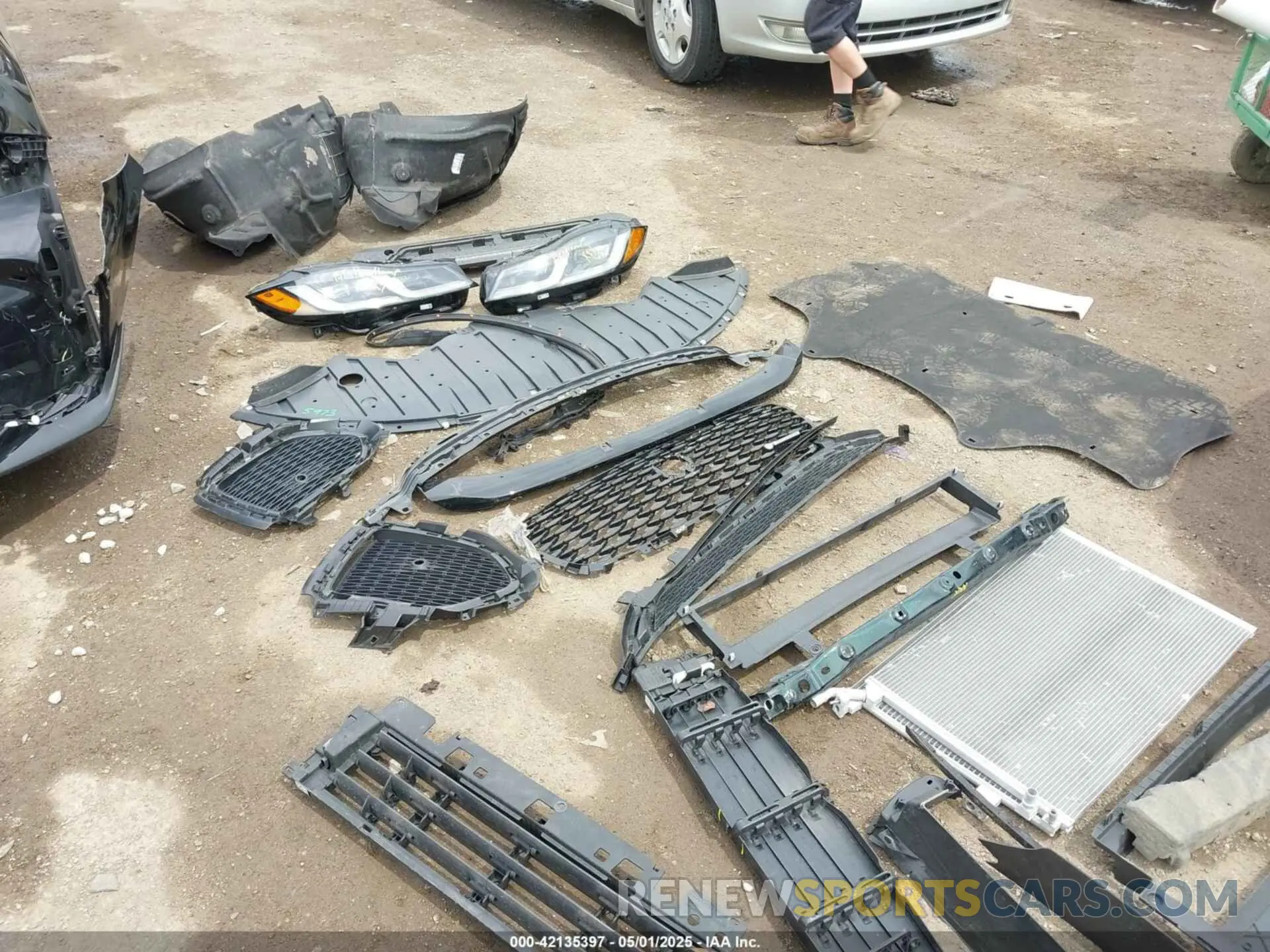 18 Photograph of a damaged car SAJBL4GXXPCY93265 JAGUAR XF 2023