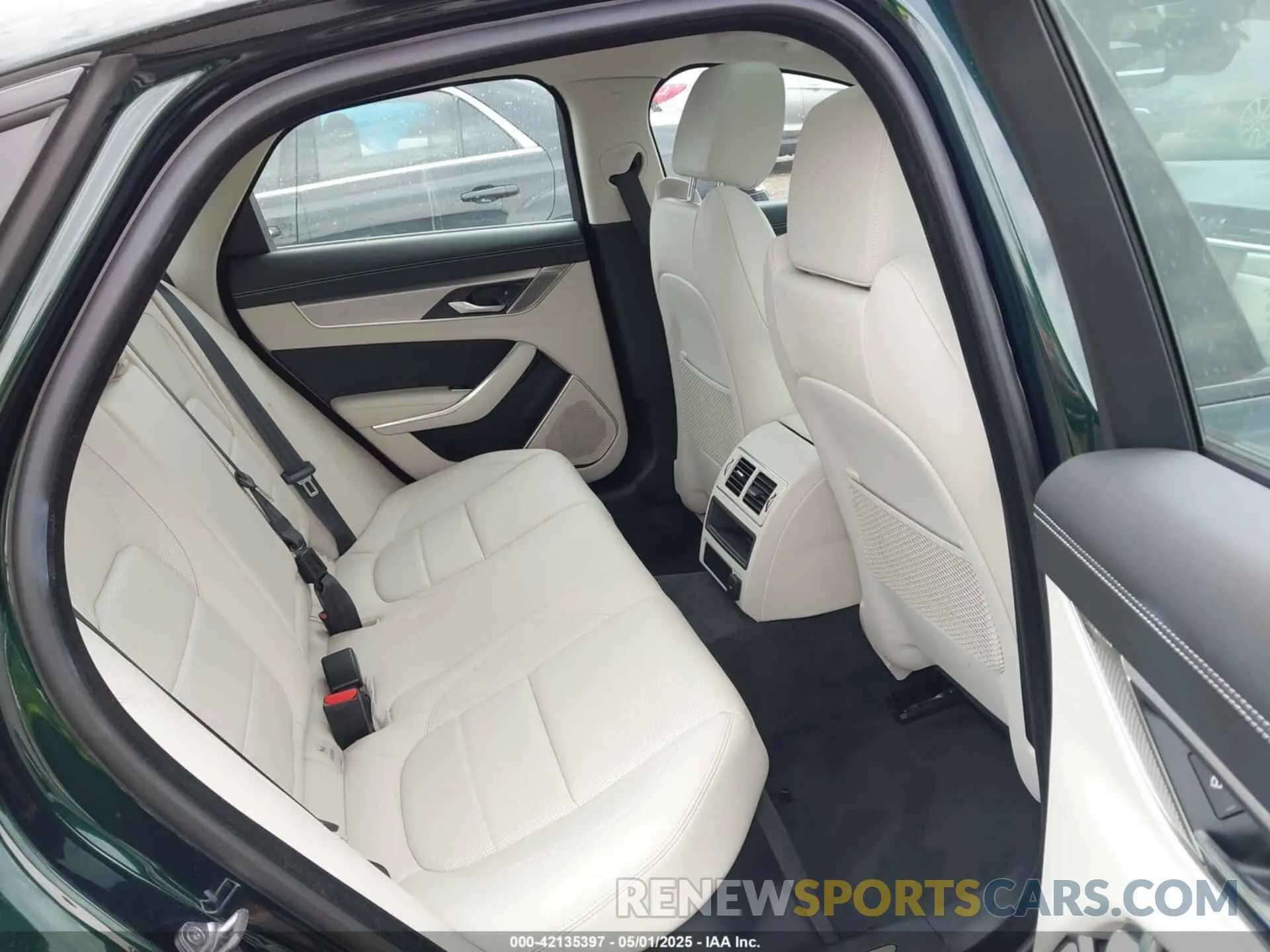 8 Photograph of a damaged car SAJBL4GXXPCY93265 JAGUAR XF 2023