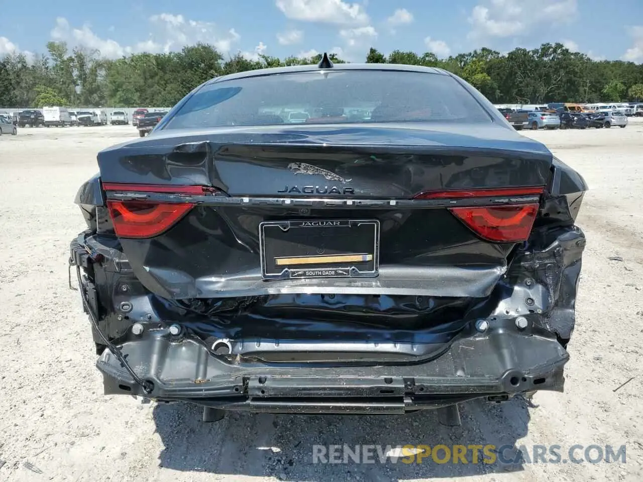 6 Photograph of a damaged car SAJB64FXXRCY94427 JAGUAR XF 2024