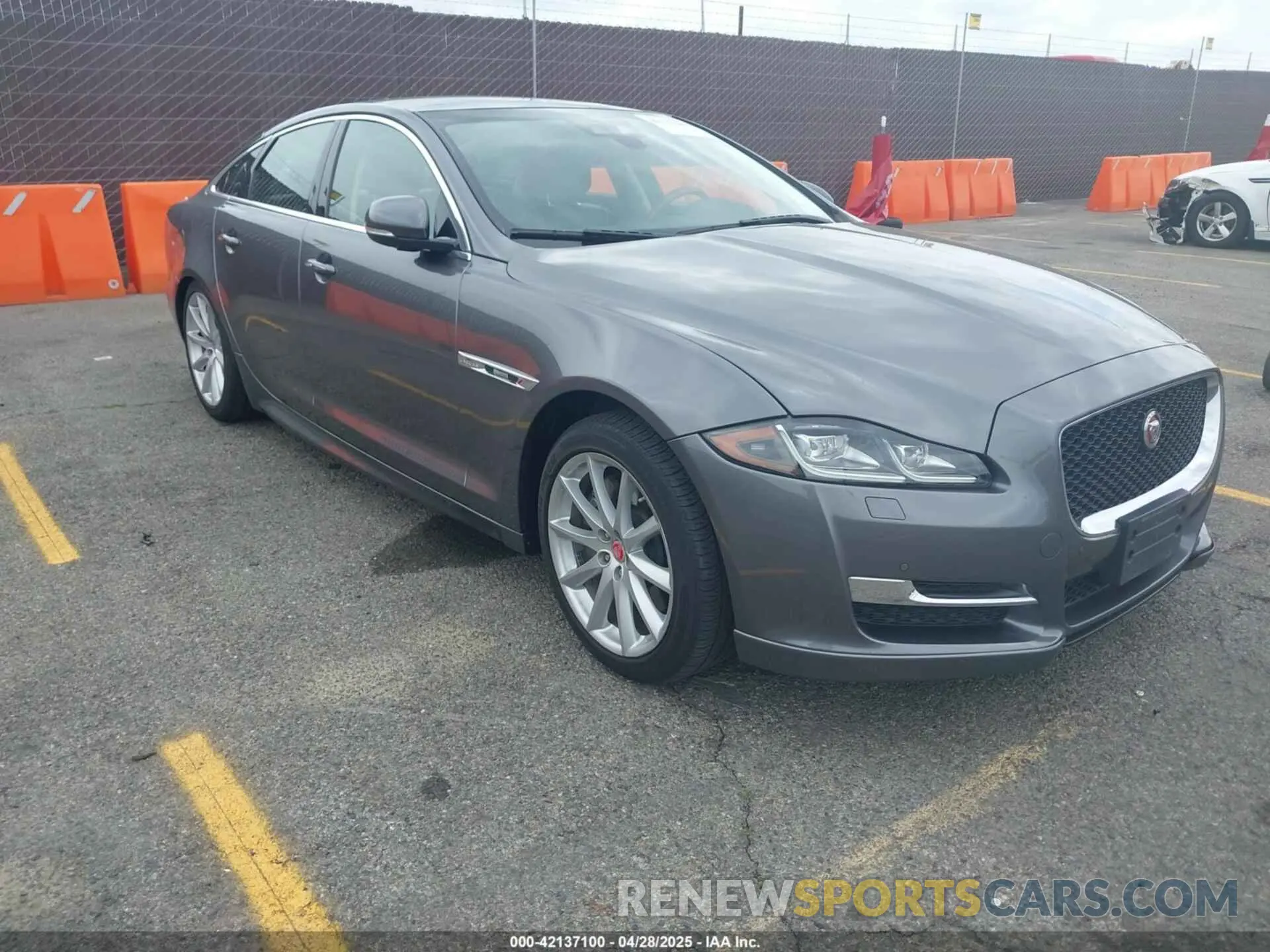 1 Photograph of a damaged car SAJWA1C70K8W18186 JAGUAR XJ 2019