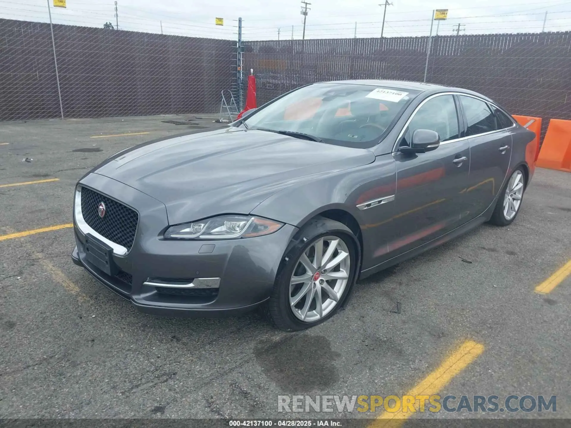 2 Photograph of a damaged car SAJWA1C70K8W18186 JAGUAR XJ 2019