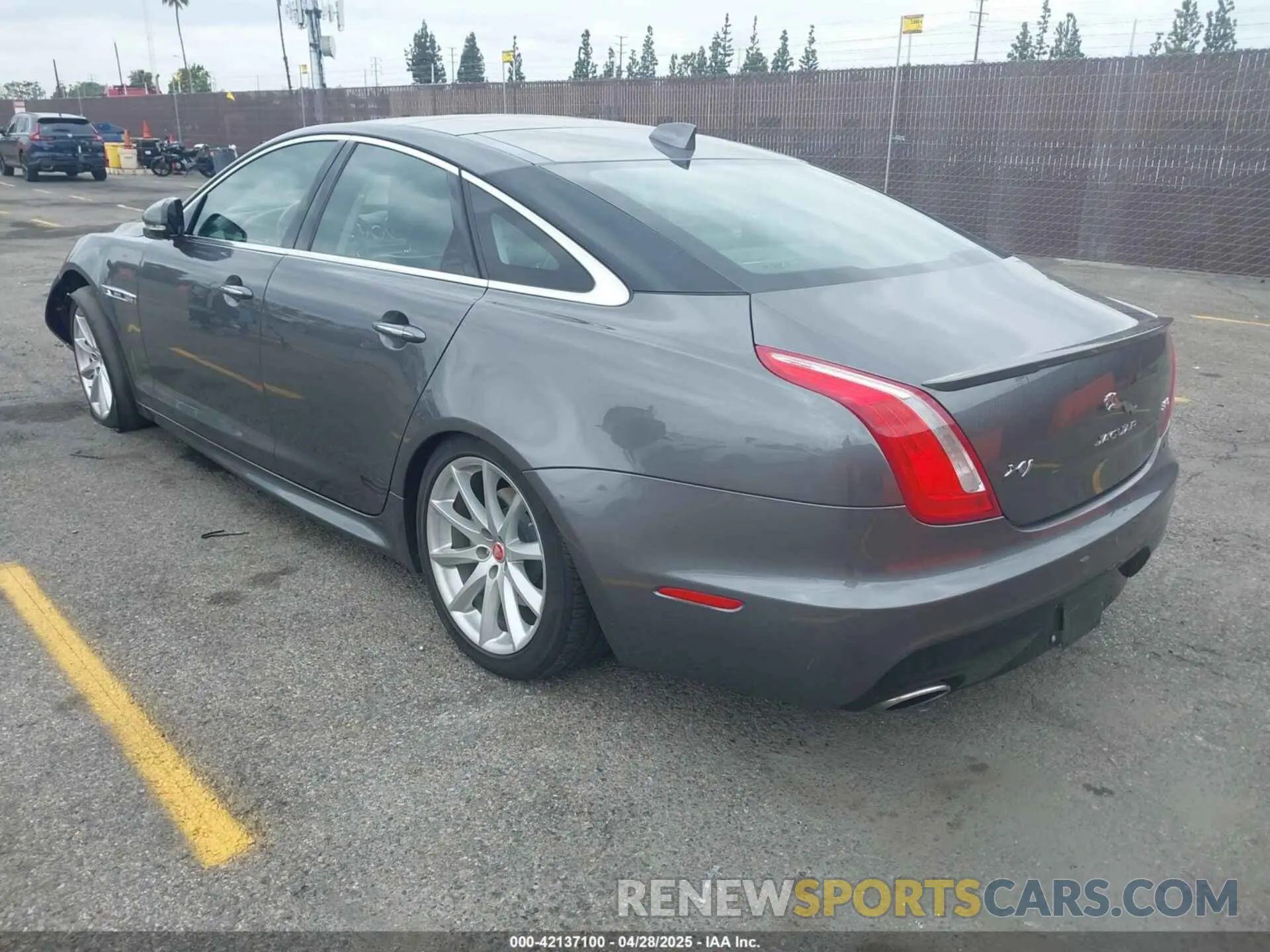 3 Photograph of a damaged car SAJWA1C70K8W18186 JAGUAR XJ 2019