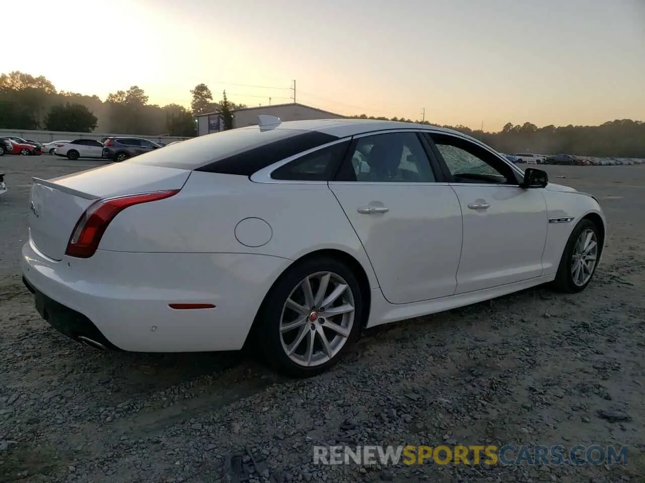 3 Photograph of a damaged car SAJWA1C73K8W19459 JAGUAR XJ 2019