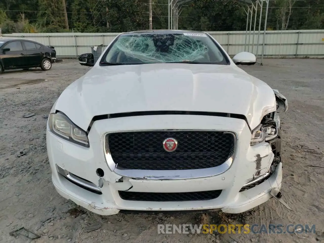 5 Photograph of a damaged car SAJWA1C73K8W19459 JAGUAR XJ 2019