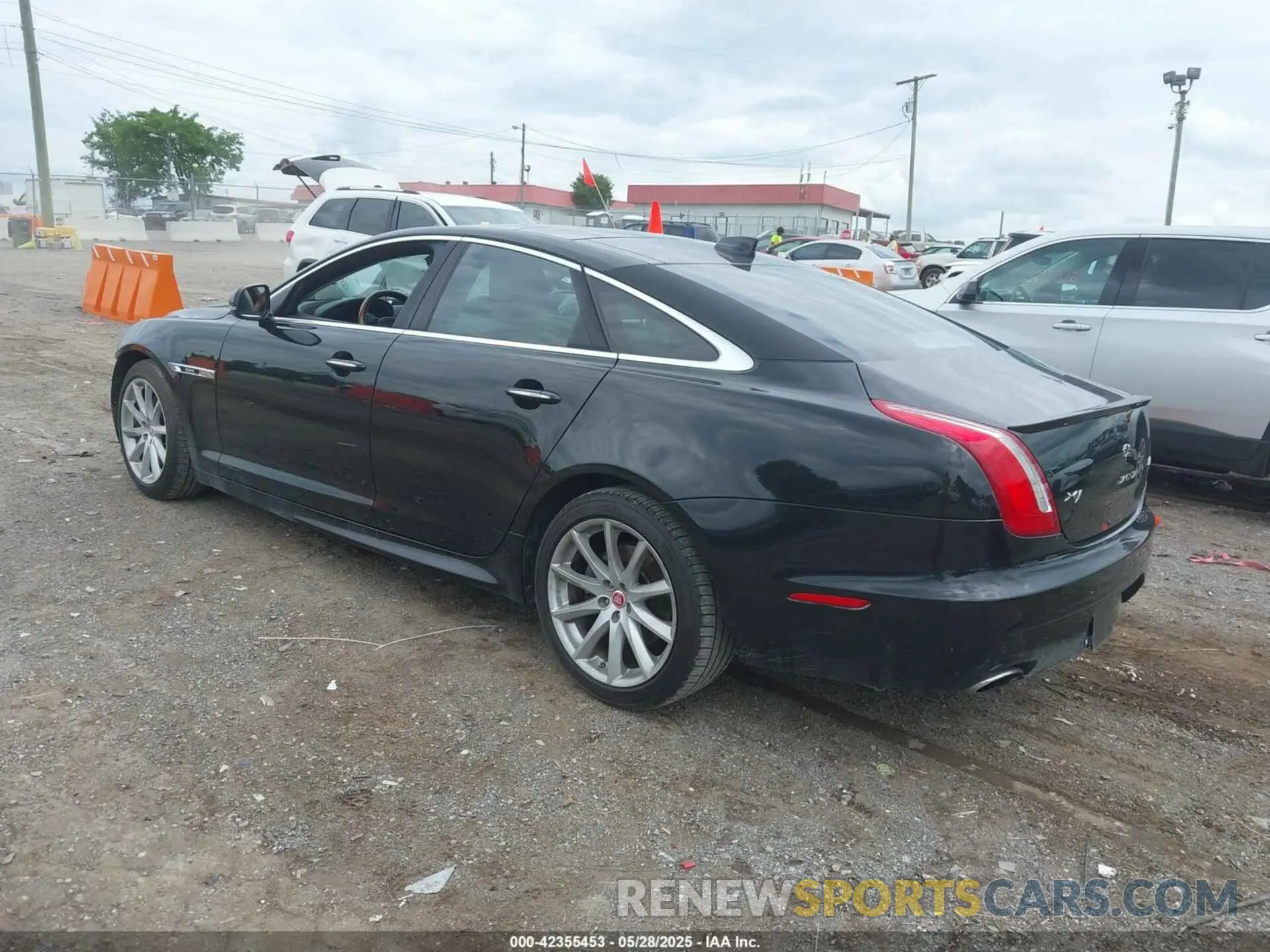 3 Photograph of a damaged car SAJWA1C74K8W22094 JAGUAR XJ 2019