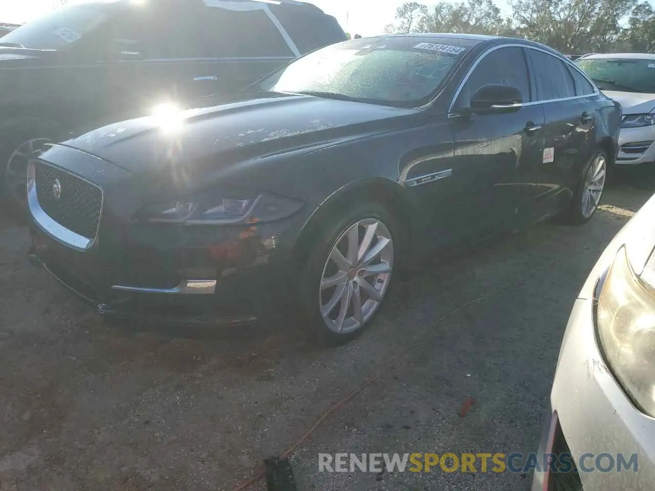 1 Photograph of a damaged car SAJWA1C78K8W21126 JAGUAR XJ 2019
