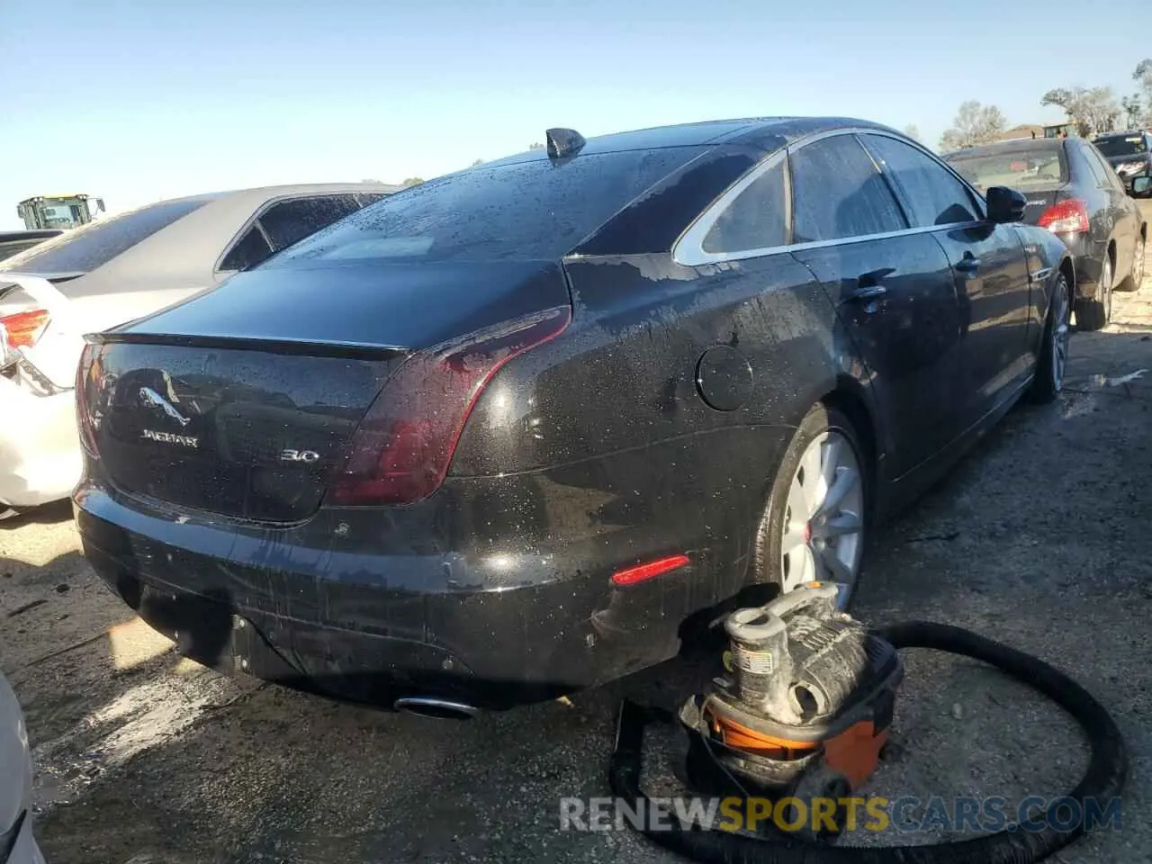 3 Photograph of a damaged car SAJWA1C78K8W21126 JAGUAR XJ 2019