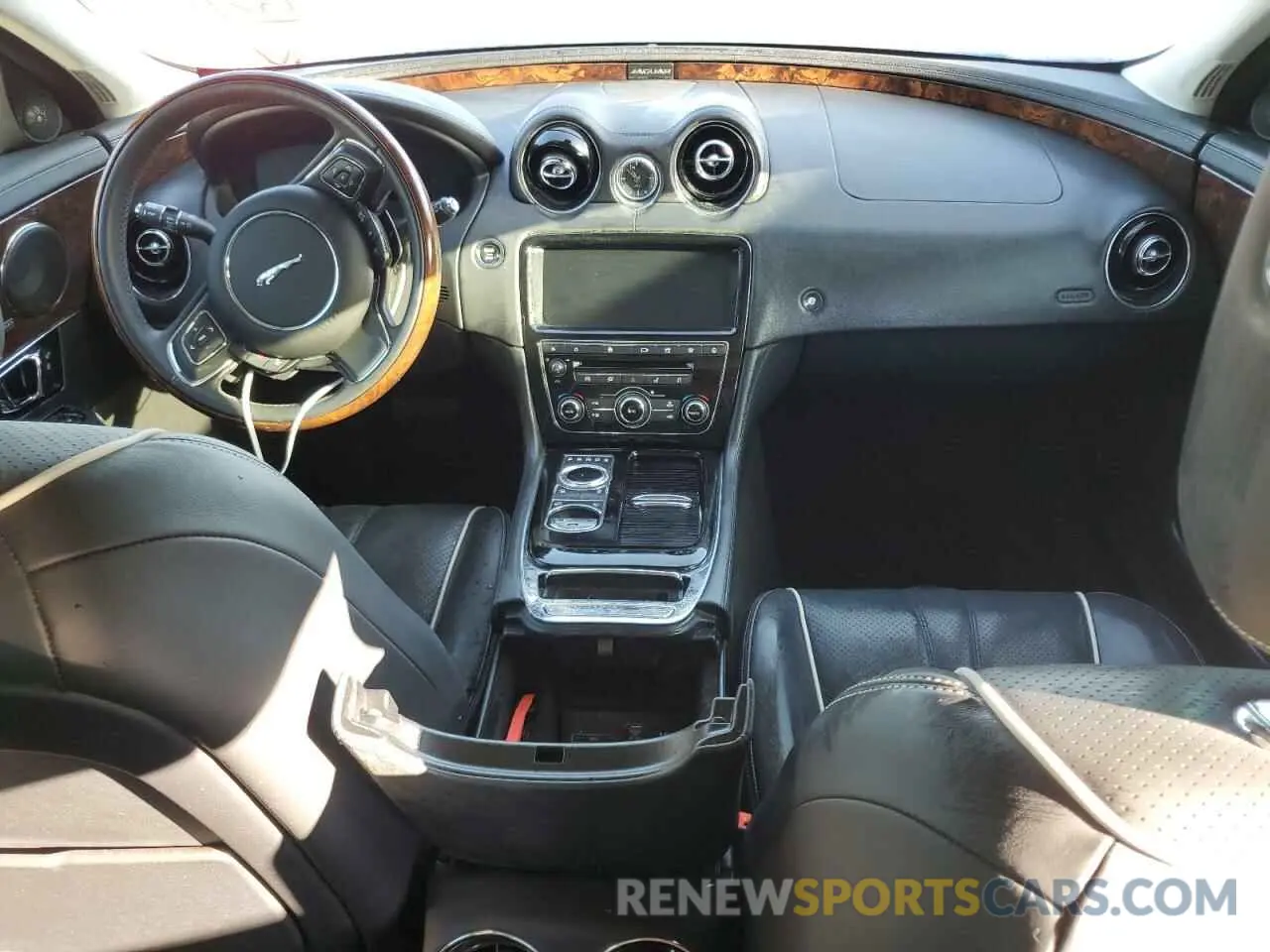 8 Photograph of a damaged car SAJWA1C78K8W21126 JAGUAR XJ 2019