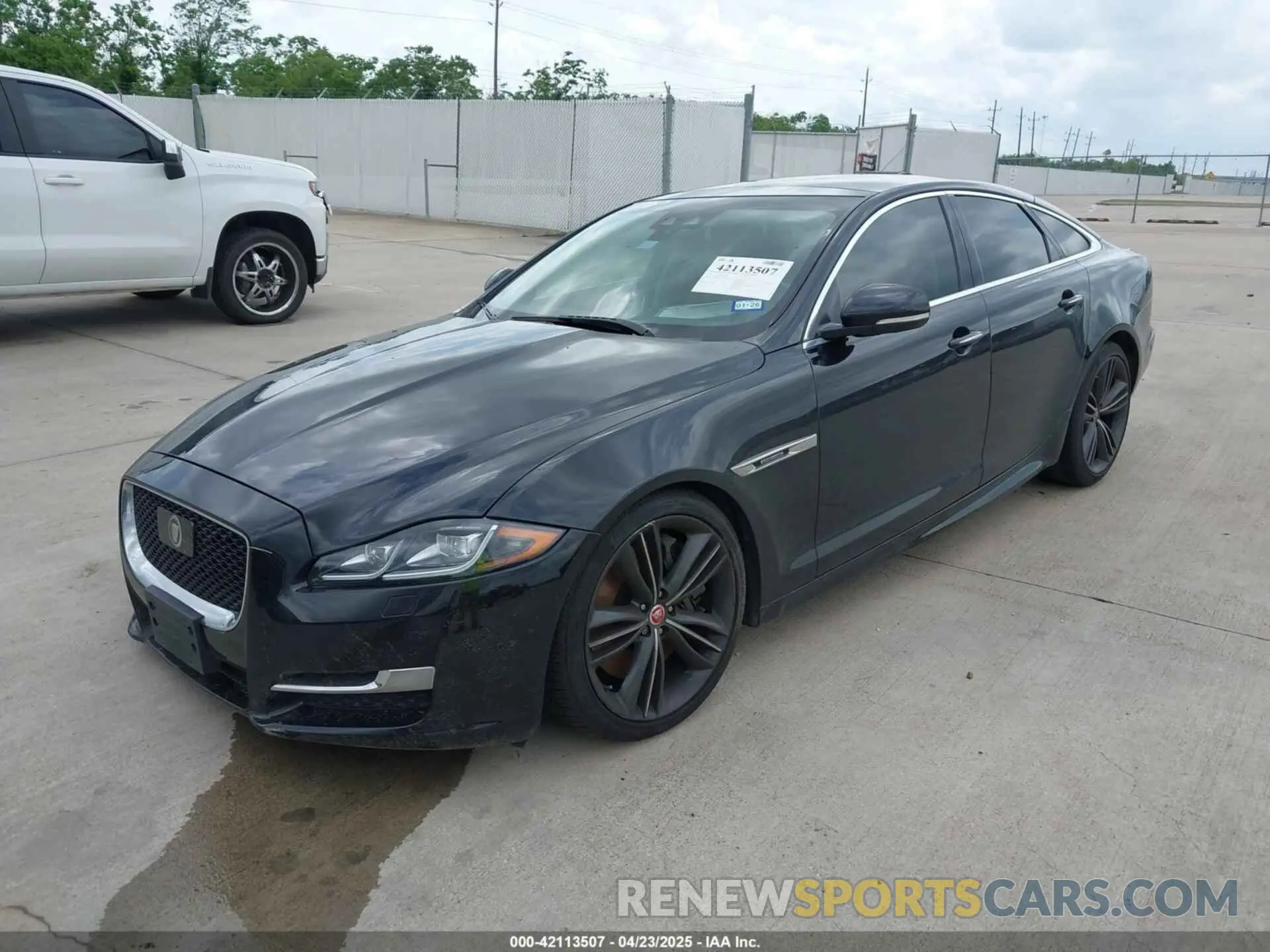 2 Photograph of a damaged car SAJWA1CEXKMW22140 JAGUAR XJ 2019
