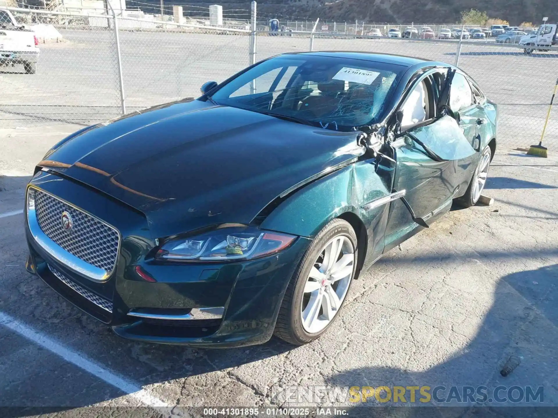 2 Photograph of a damaged car SAJWA2G70K8W18172 JAGUAR XJ 2019