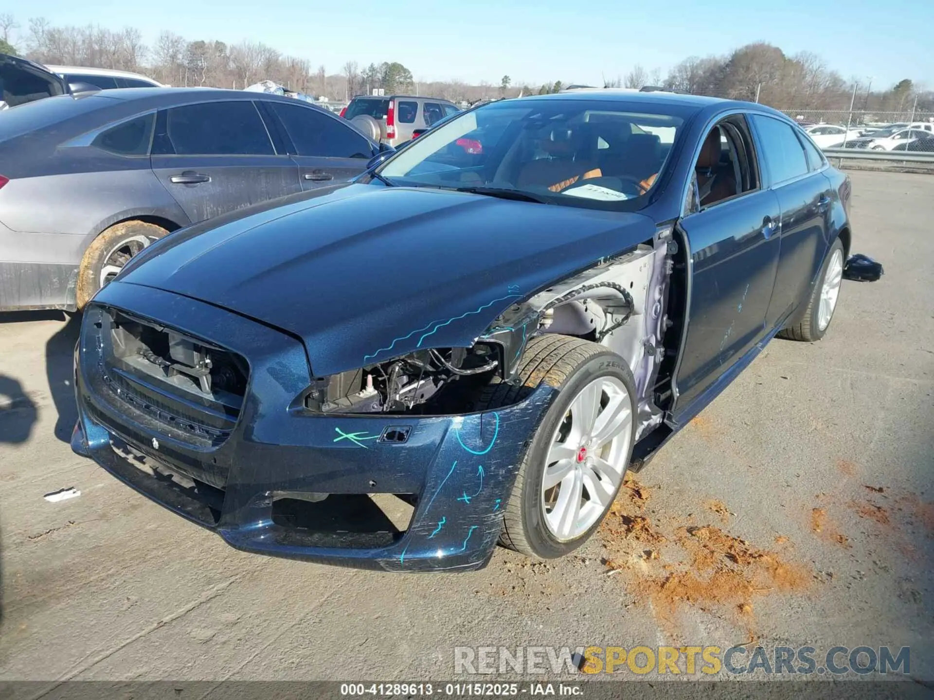 2 Photograph of a damaged car SAJWA2G7XK8W20284 JAGUAR XJ 2019