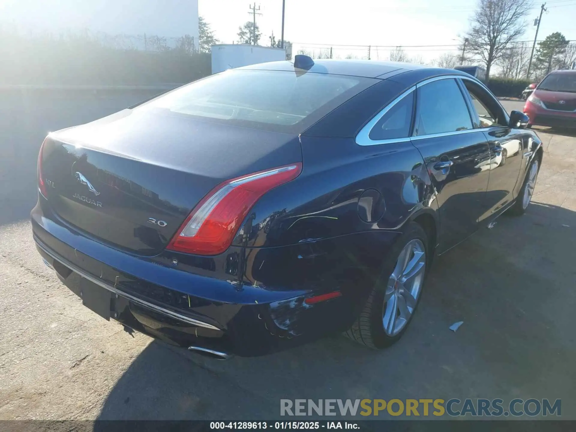 4 Photograph of a damaged car SAJWA2G7XK8W20284 JAGUAR XJ 2019