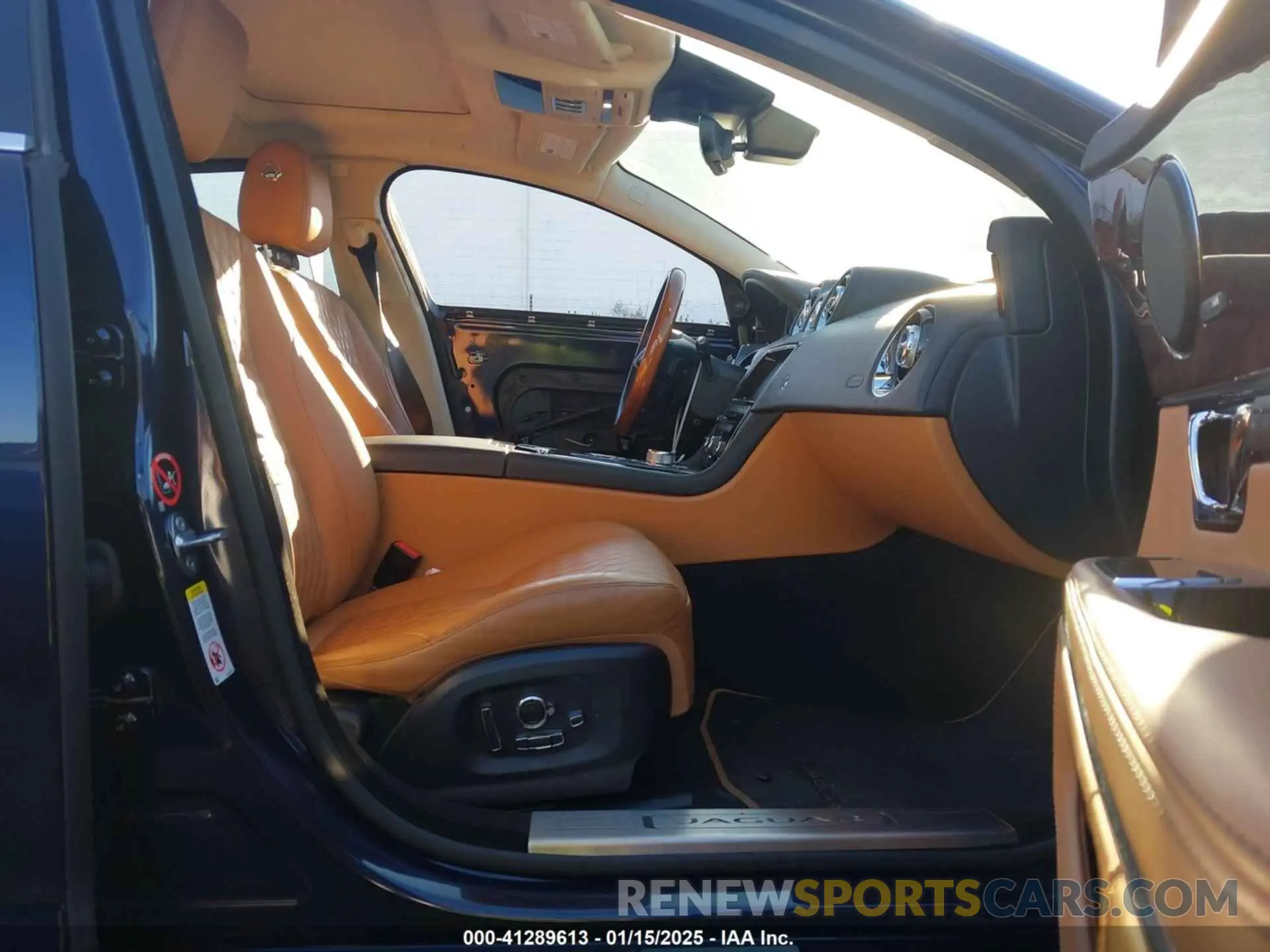 5 Photograph of a damaged car SAJWA2G7XK8W20284 JAGUAR XJ 2019