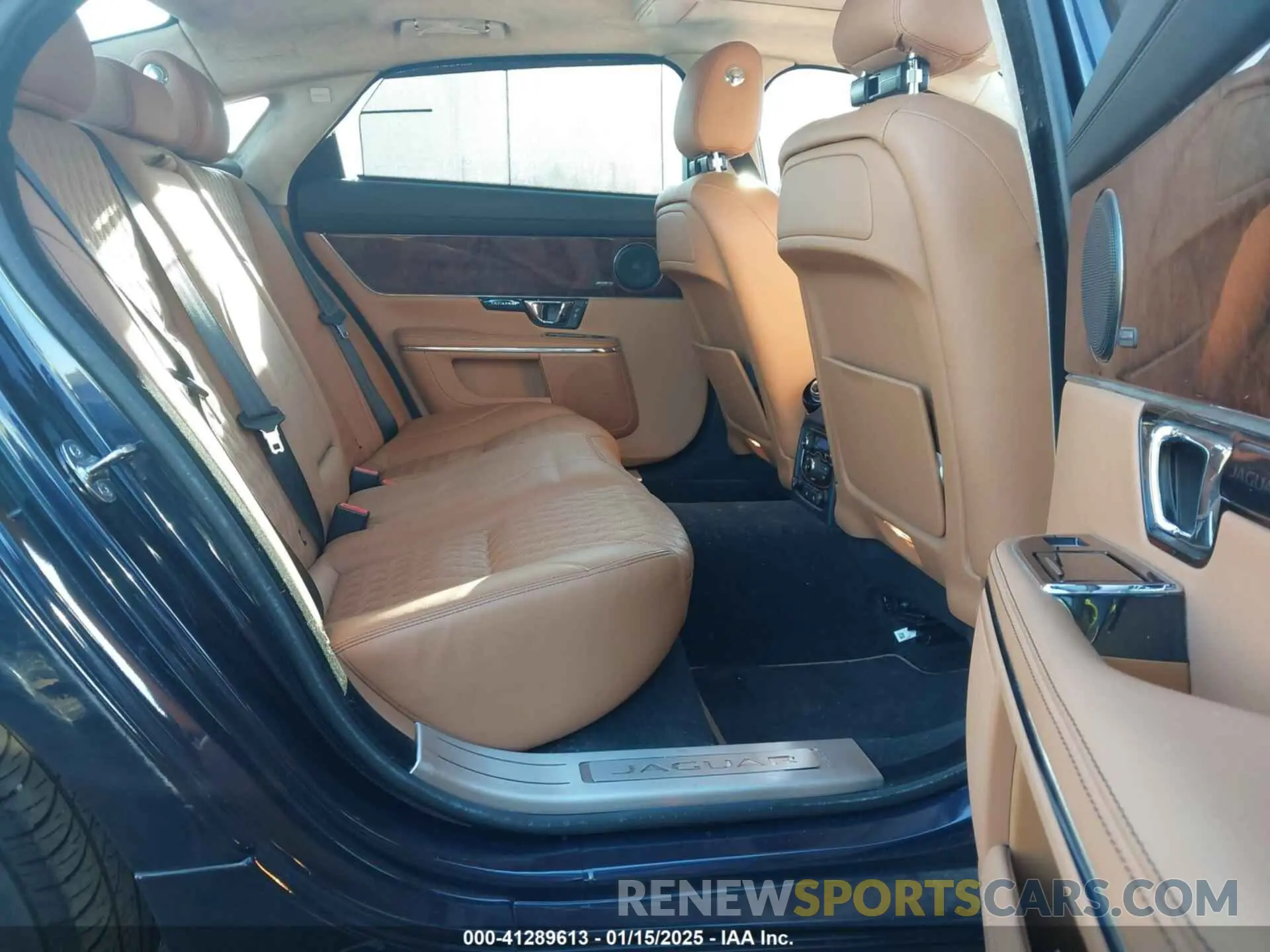 8 Photograph of a damaged car SAJWA2G7XK8W20284 JAGUAR XJ 2019