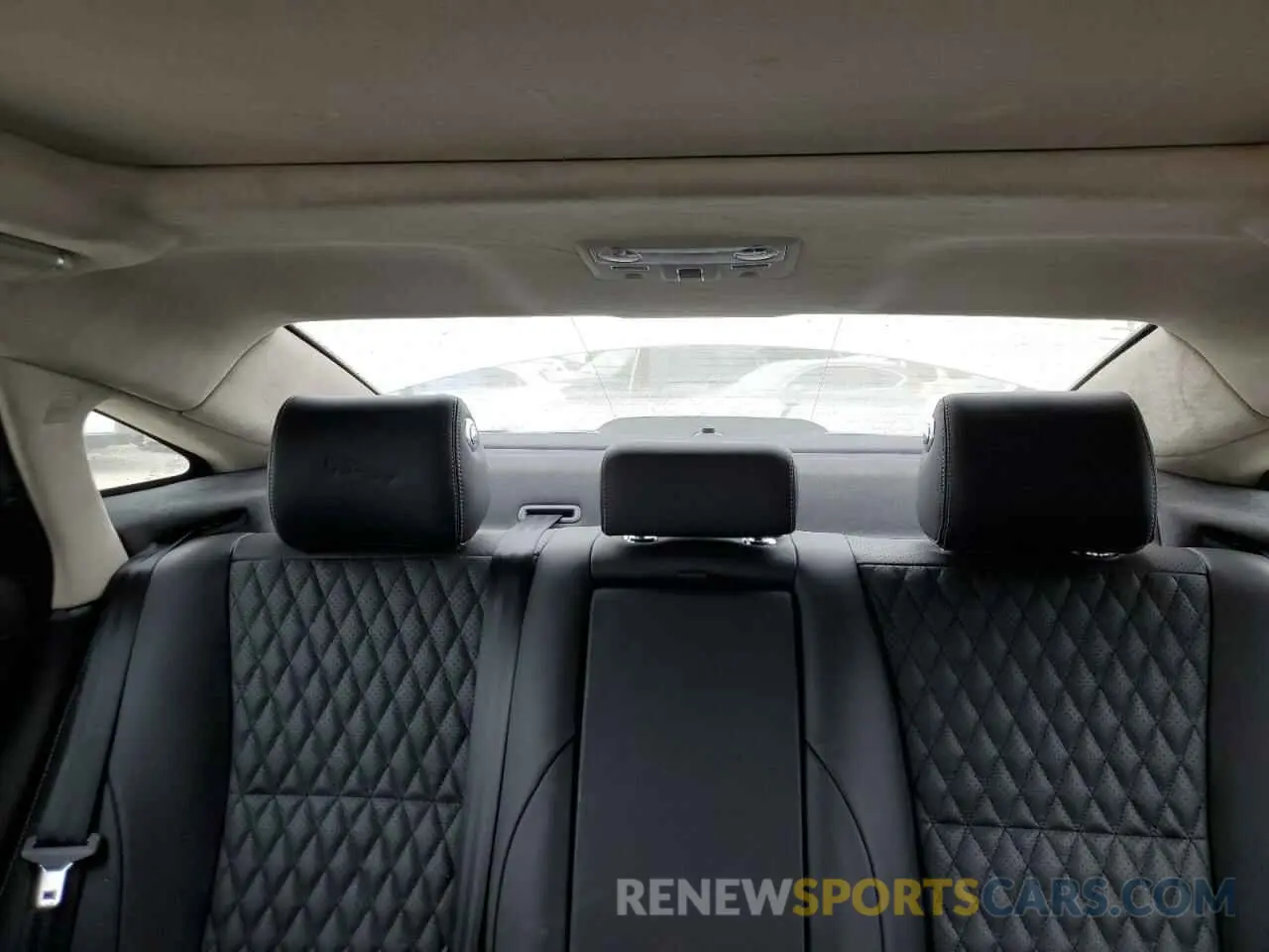 10 Photograph of a damaged car SAJWA2GE7KMW22242 JAGUAR XJ 2019