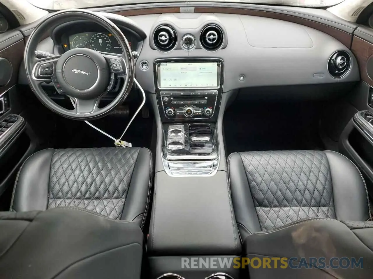 8 Photograph of a damaged car SAJWA2GE7KMW22242 JAGUAR XJ 2019