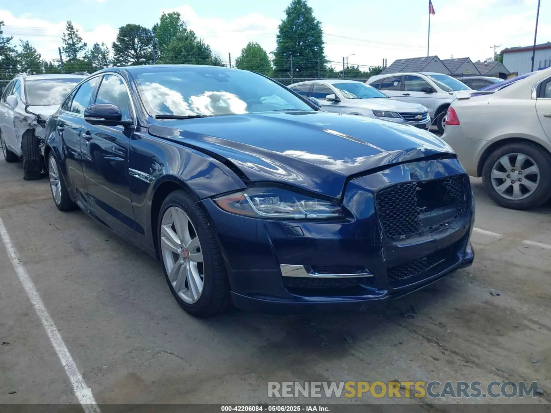 1 Photograph of a damaged car SAJWJ1CD0K8W20865 JAGUAR XJ 2019