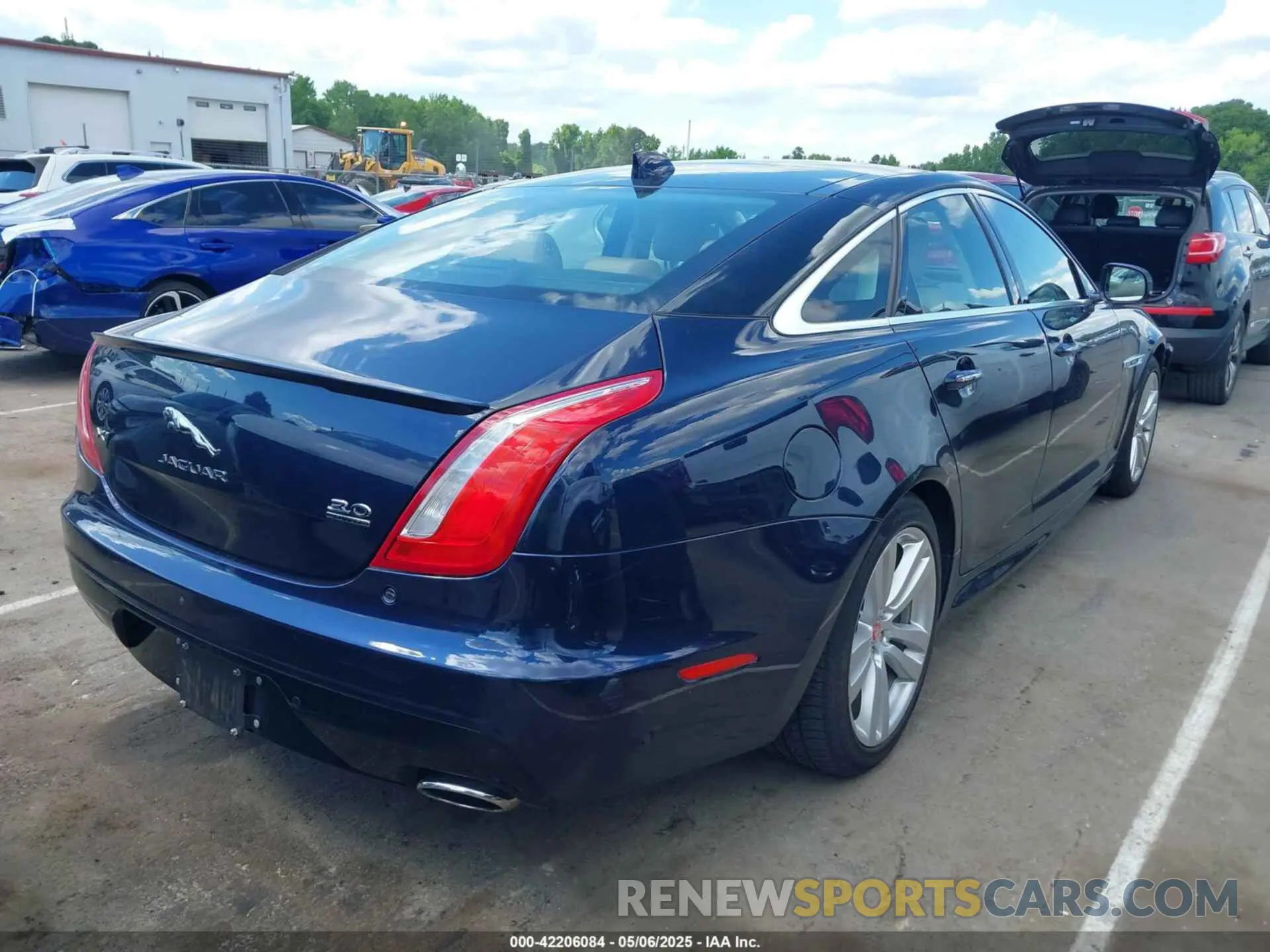 4 Photograph of a damaged car SAJWJ1CD0K8W20865 JAGUAR XJ 2019