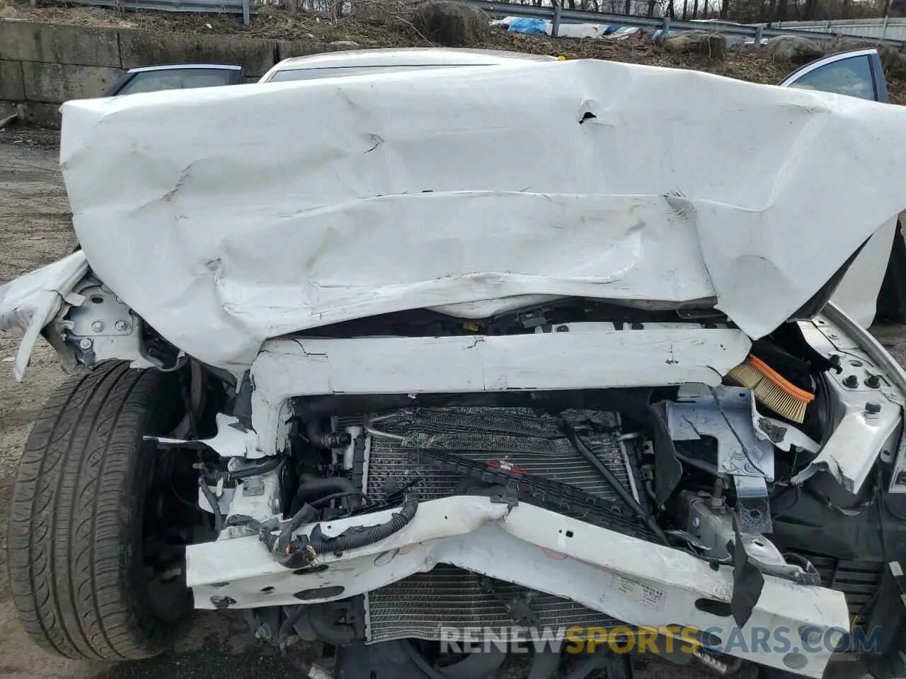 12 Photograph of a damaged car SAJWJ1CD5K8W19663 JAGUAR XJ 2019