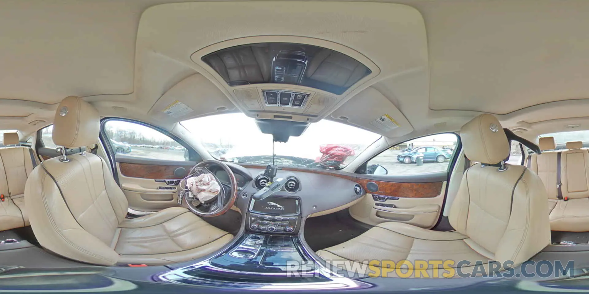 13 Photograph of a damaged car SAJWJ1CD5K8W19663 JAGUAR XJ 2019