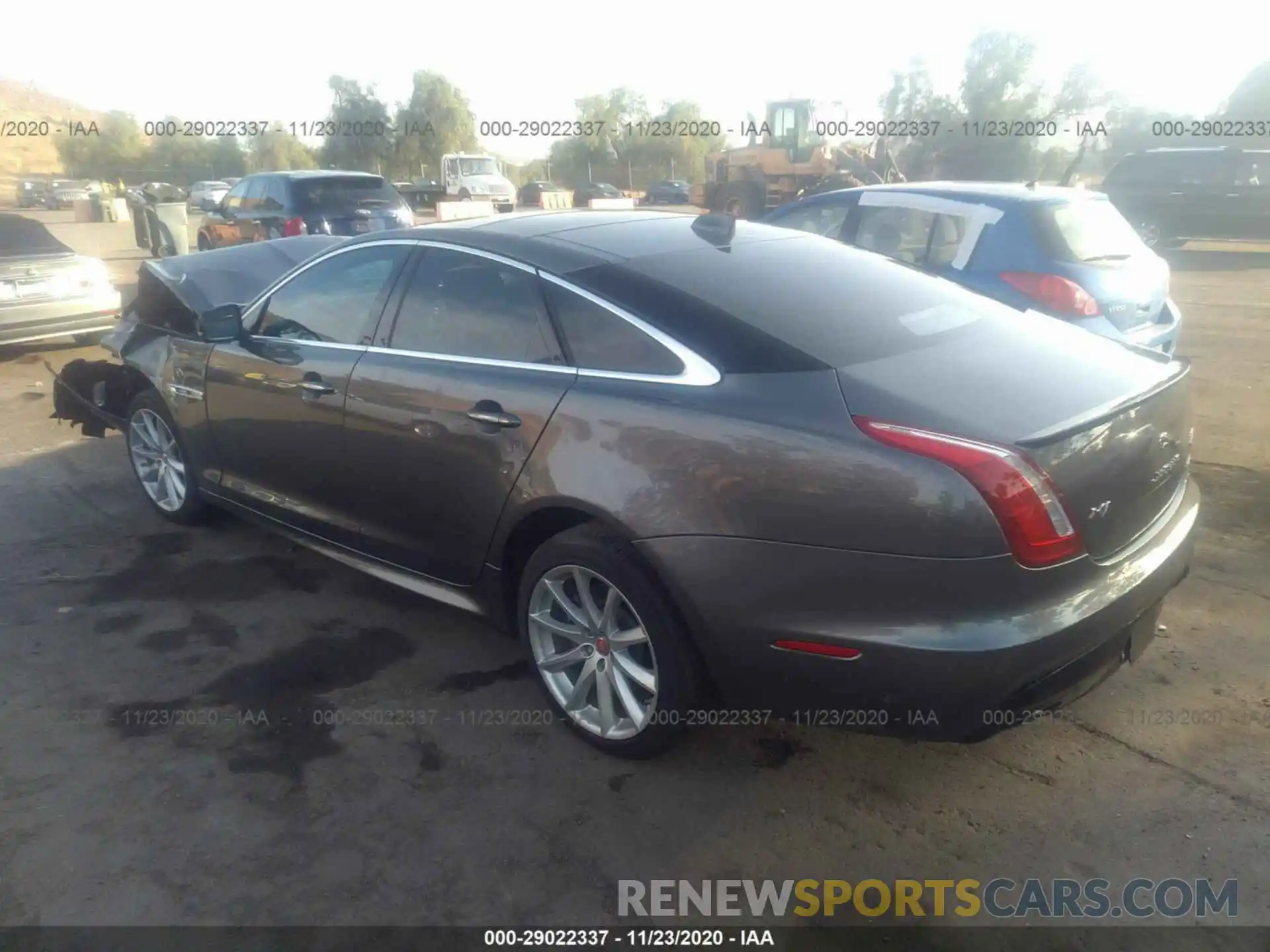 3 Photograph of a damaged car SAJWJ1CD5K8W20733 JAGUAR XJ 2019