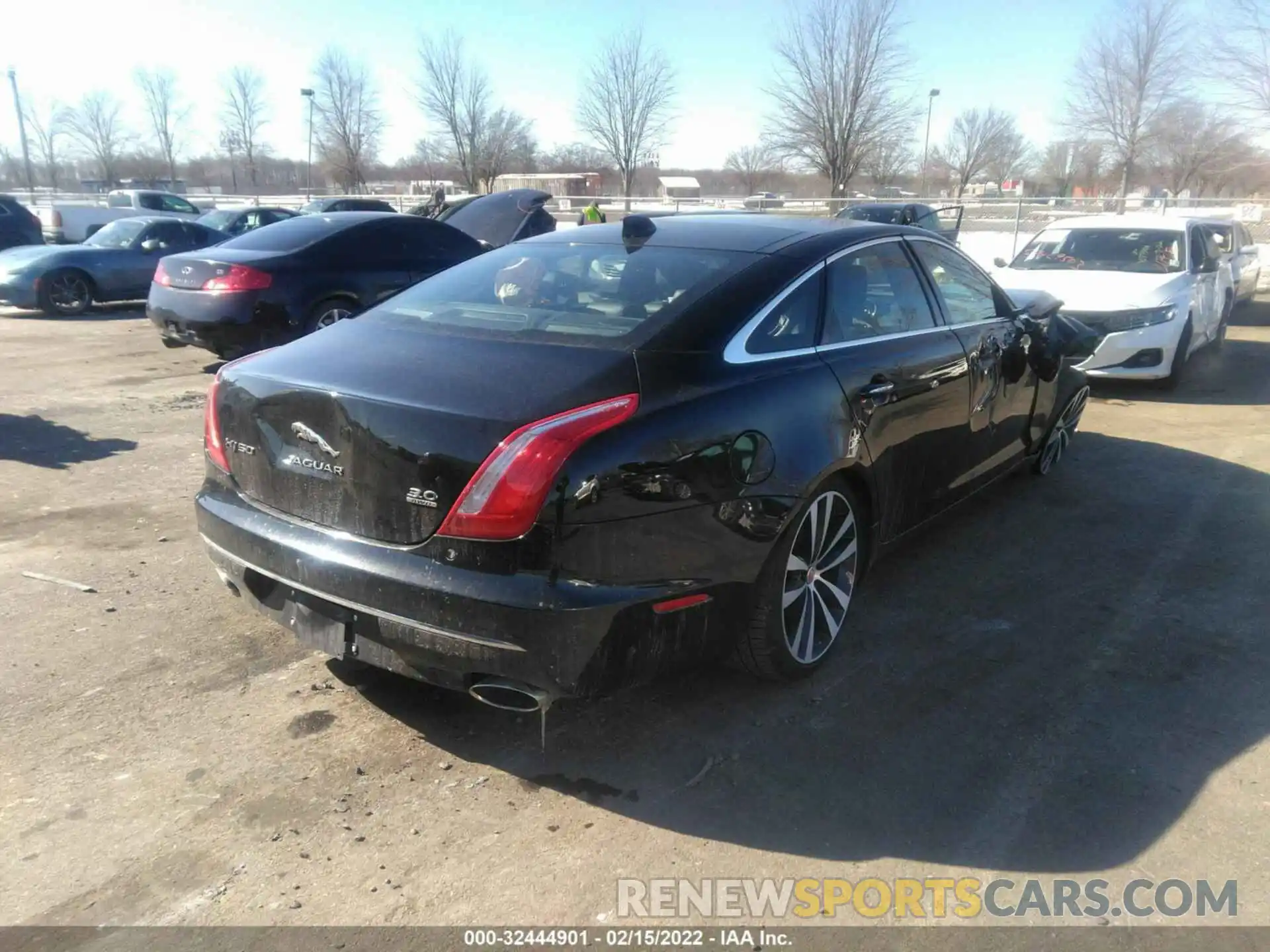 4 Photograph of a damaged car SAJWJ2GD4K8W21002 JAGUAR XJ 2019