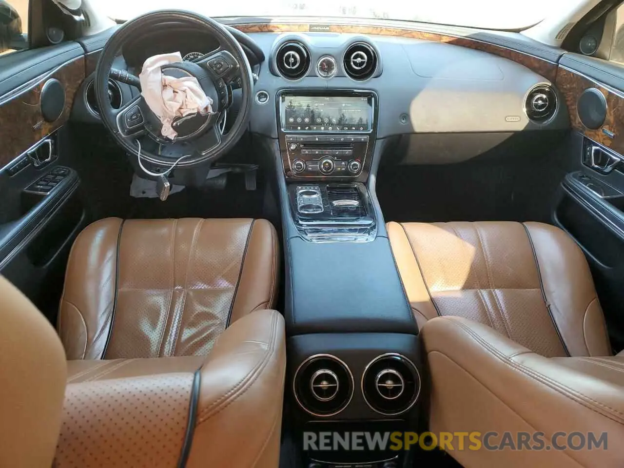 8 Photograph of a damaged car SAJXJ1CD7K8W20320 JAGUAR XJ 2019