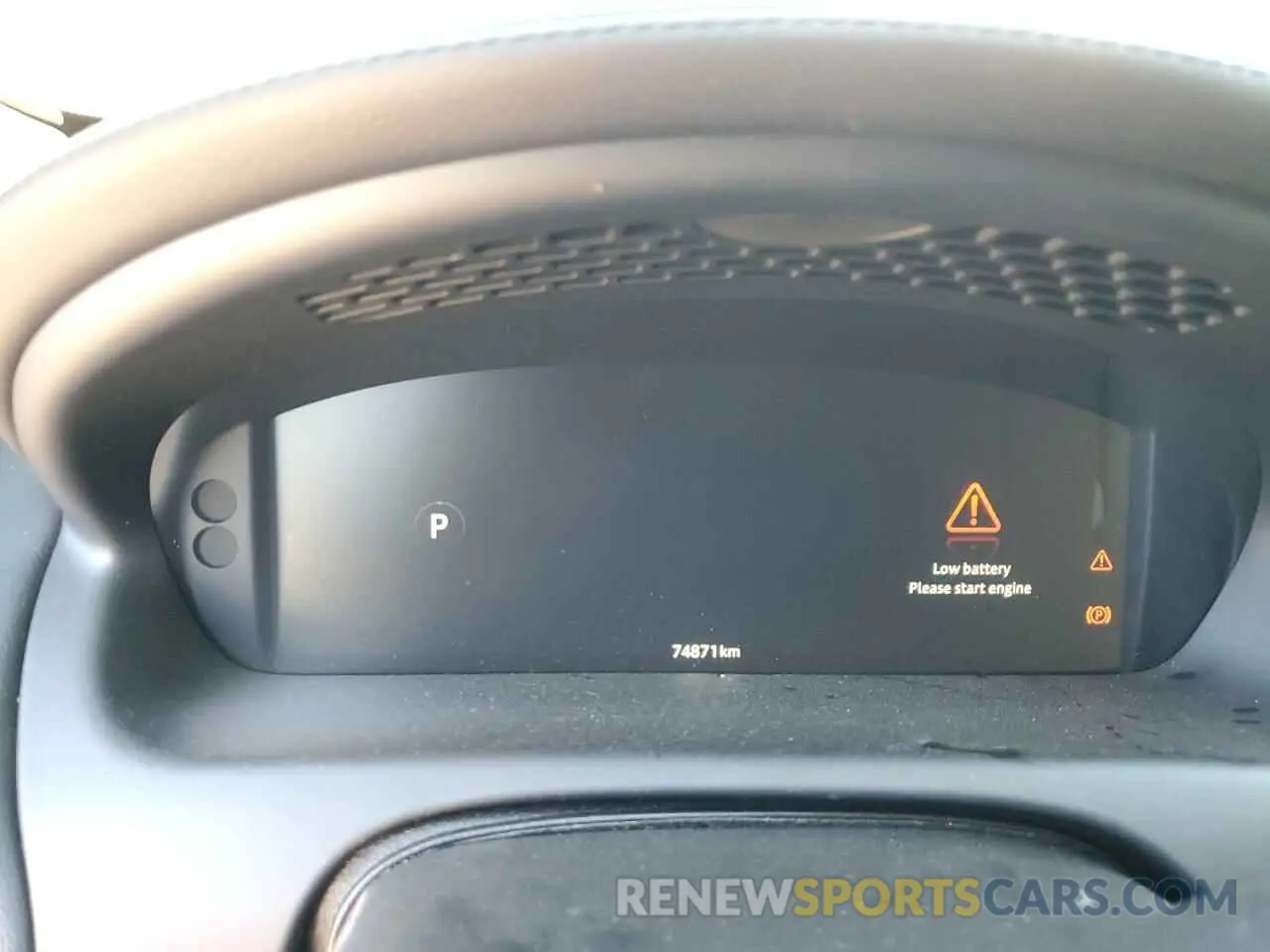9 Photograph of a damaged car SAJXJ1CD7K8W20320 JAGUAR XJ 2019