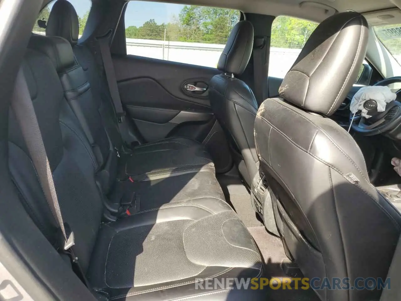 11 Photograph of a damaged car 1C4PJMDN7KD179772 JEEP ALL OTHER 2019