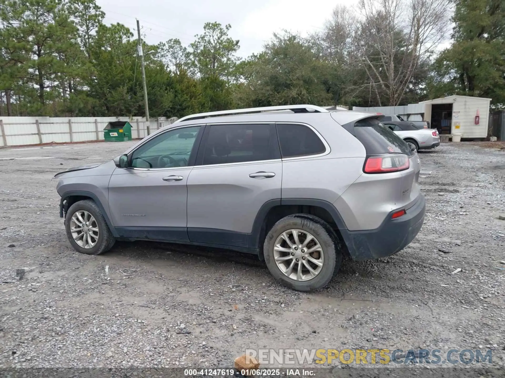 14 Photograph of a damaged car 1C4PJLCB0KD171529 JEEP CHEROKEE 2019